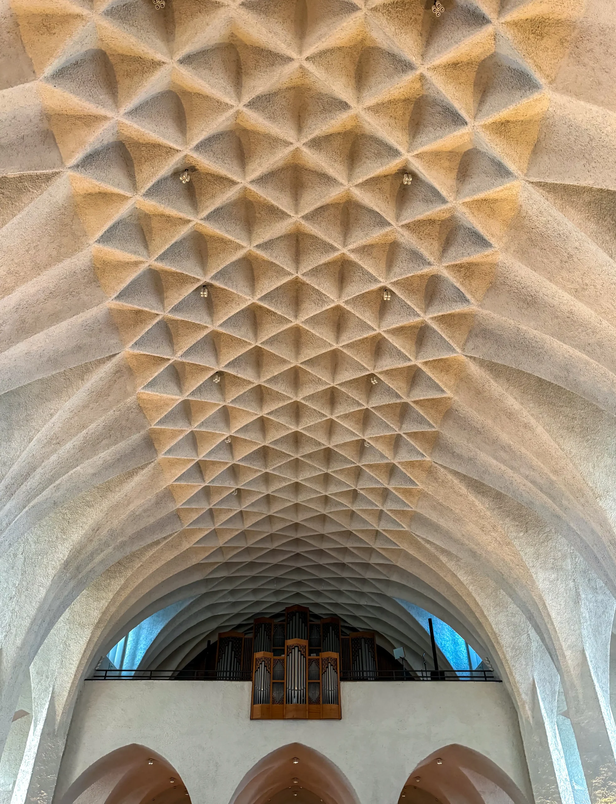 St Johann Baptist, 1926-1927. Architect: Dominikus Böhm. Photo: Daniela Christmann
