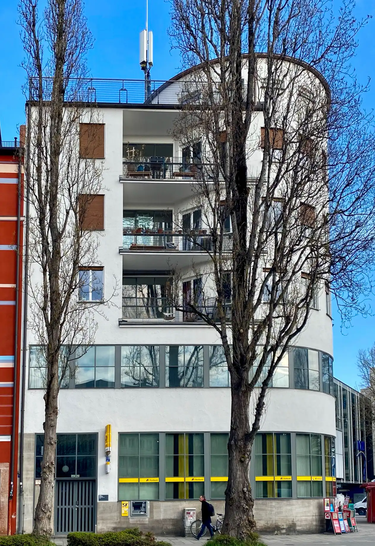 Postoffice Goetheplatz, 1931-1932. Architects: Franz Holzhammer, Walther Schmidt. Photo: Daniela Christmann