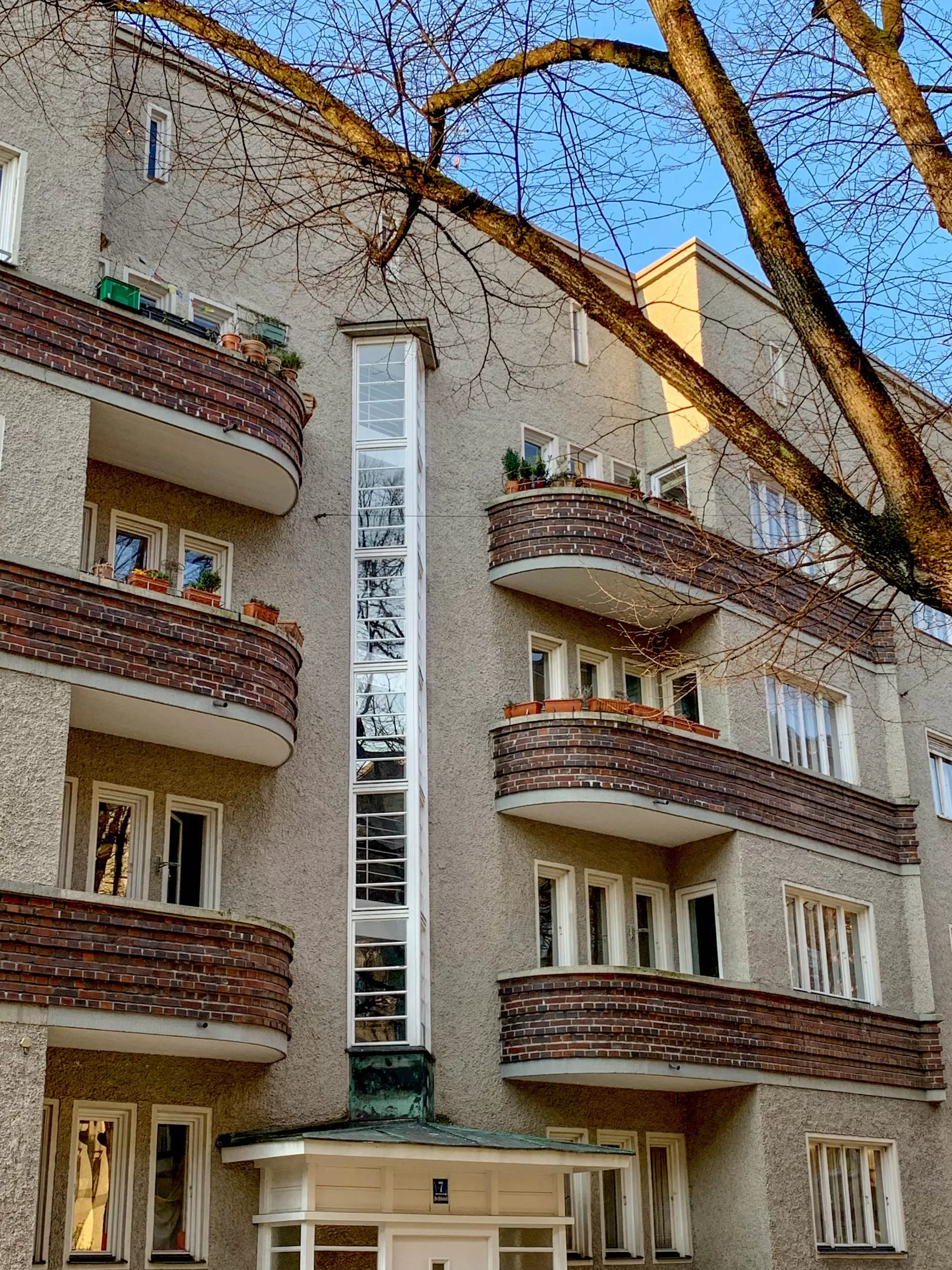 Wohnanlage, 1929-1930. Architekt: Otho Orlando Kurz