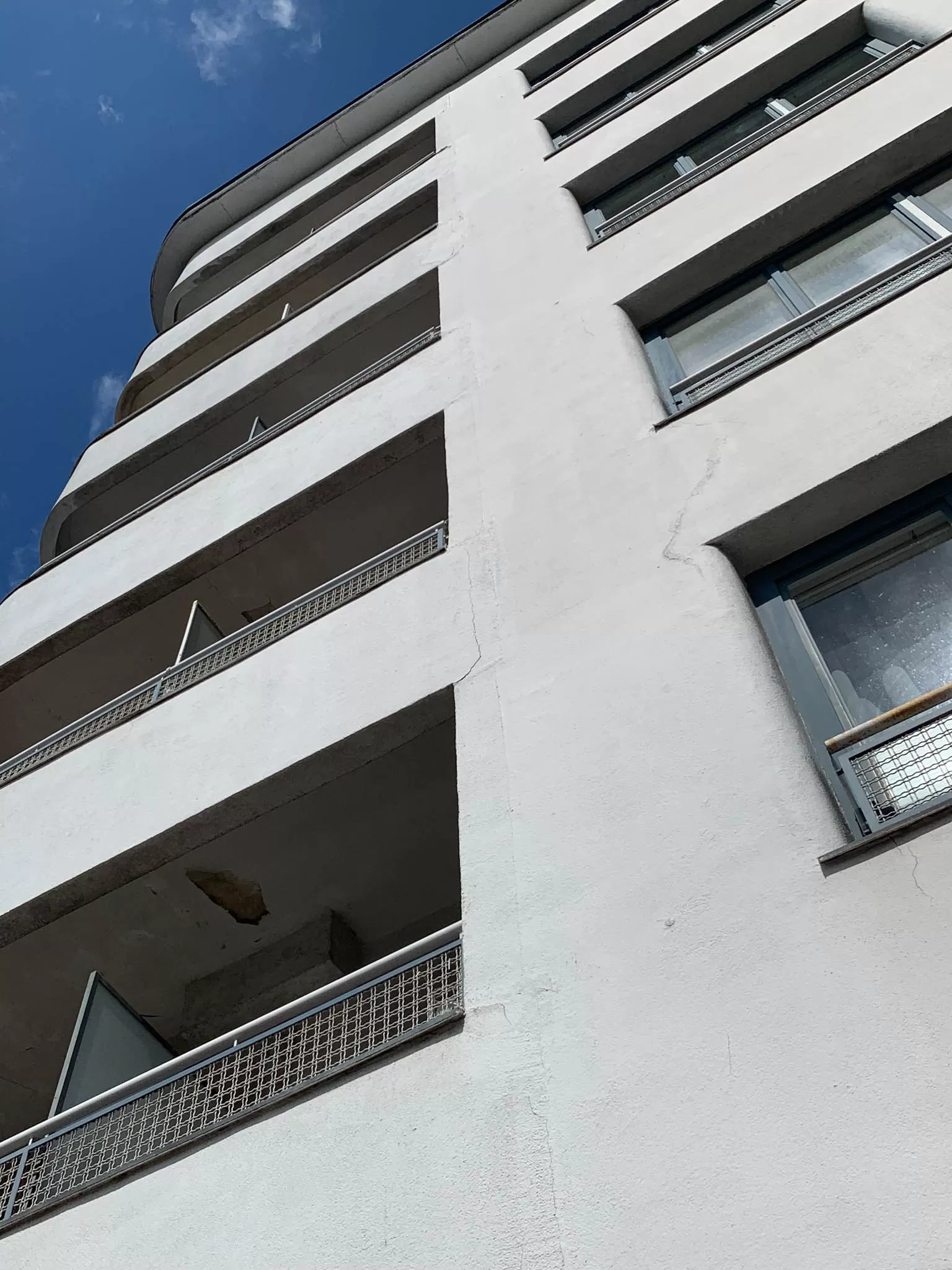 Apartement Building, 1929-1931. Architects: Hans Scharoun, Georg Jacobowitz