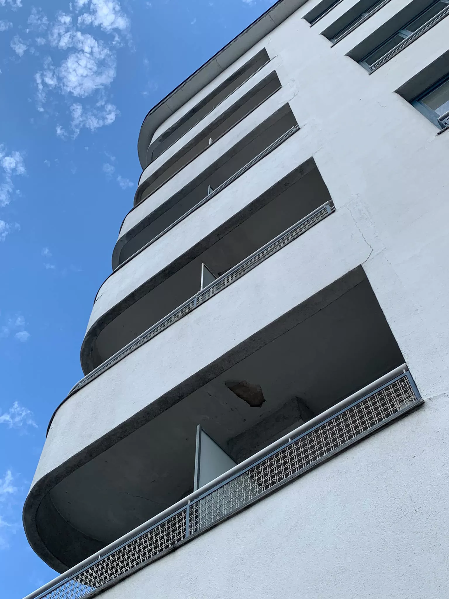 Apartement Building, 1929-1931. Architects: Hans Scharoun, Georg Jacobowitz
