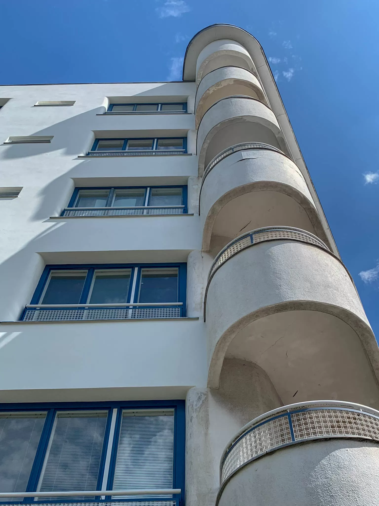 Apartement Building, 1929-1931. Architects: Hans Scharoun, Georg Jacobowitz