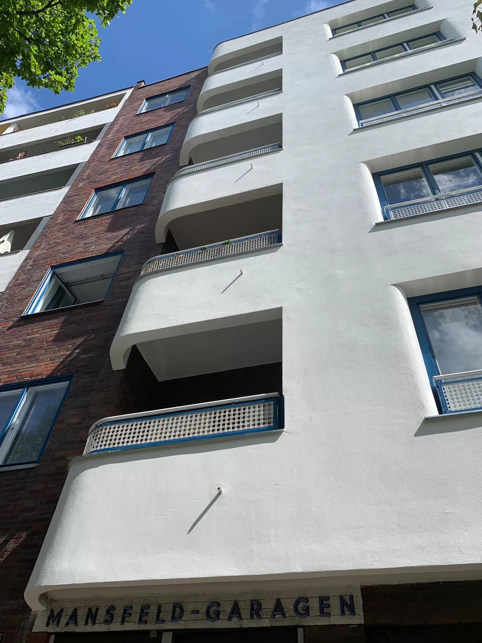 Apartement Building, 1929-1931. Architects: Hans Scharoun, Georg Jacobowitz