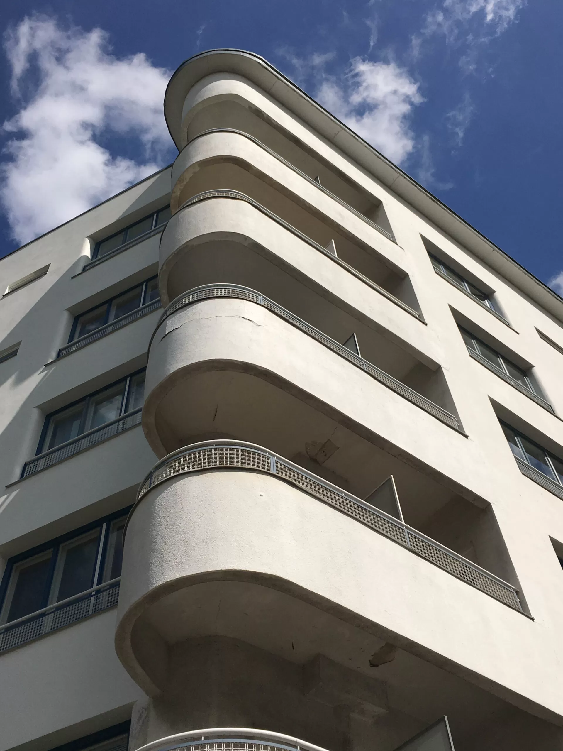 Apartement Building, 1929-1931. Architects: Hans Scharoun, Georg Jacobowitz