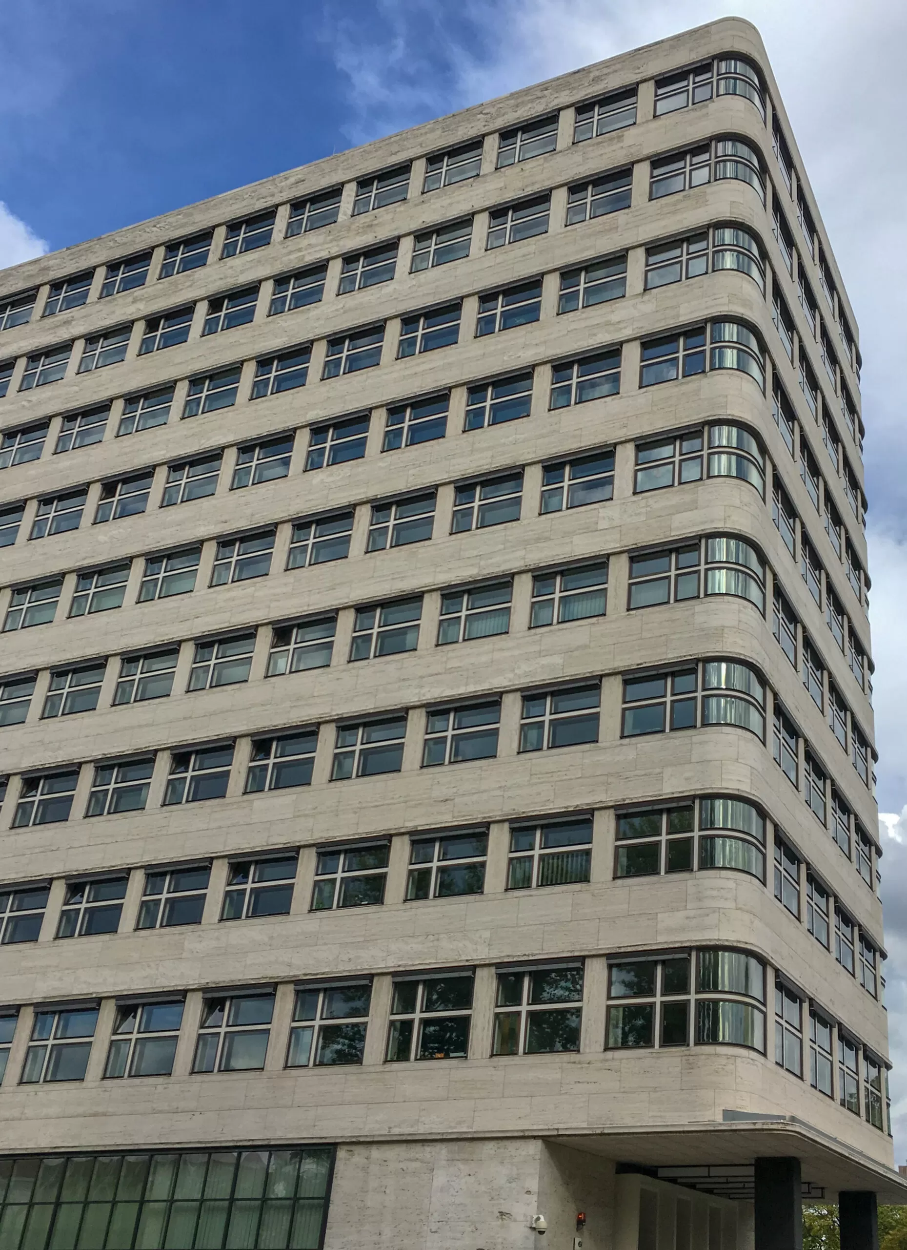 Shell-Haus, 1930-1932. Architect: Emil Fahrenkamp. Photo: Daniela Christmann
