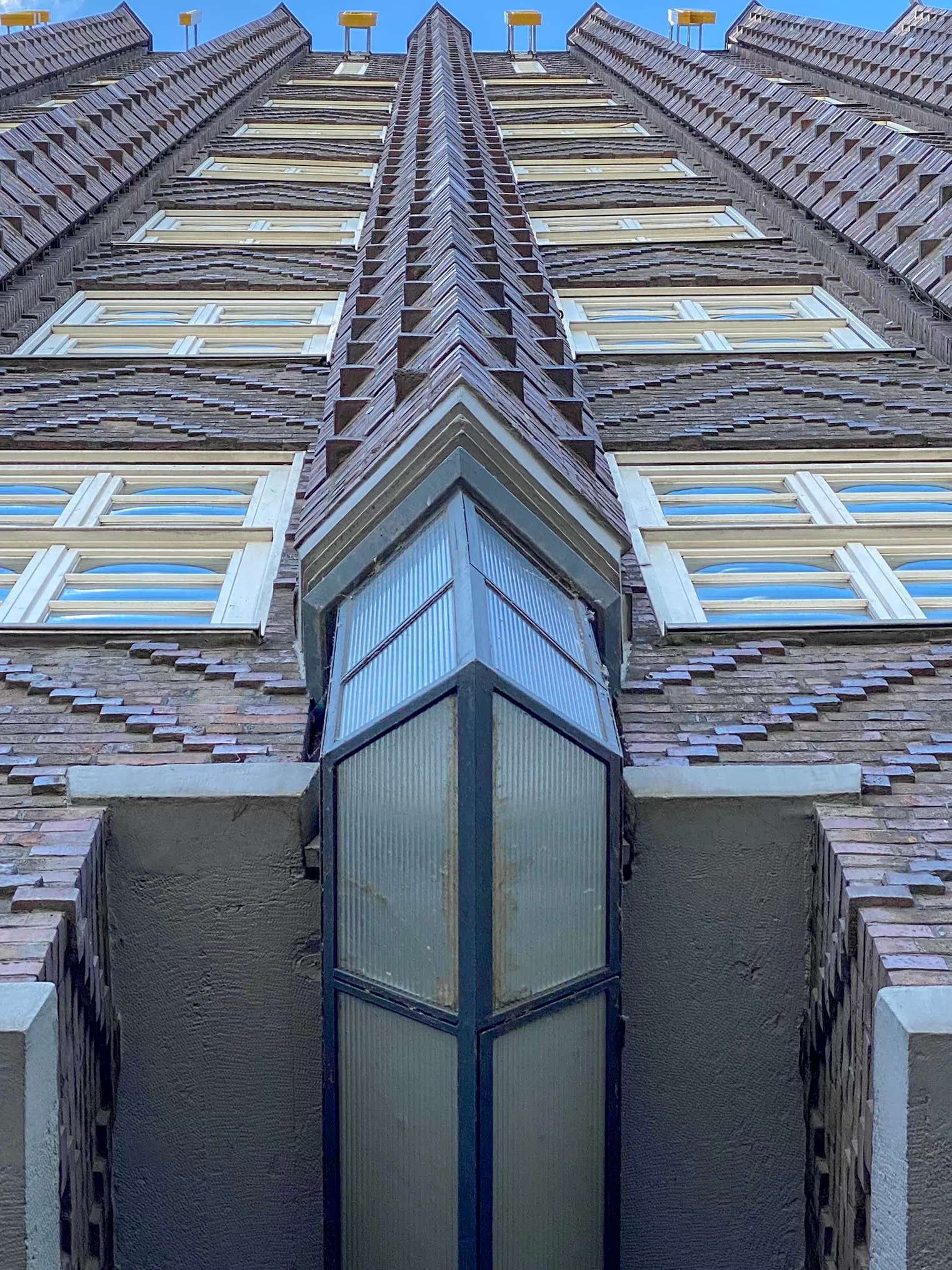 Anzeiger-Hochhaus, 1927-1928. Architekt: Fritz Höger