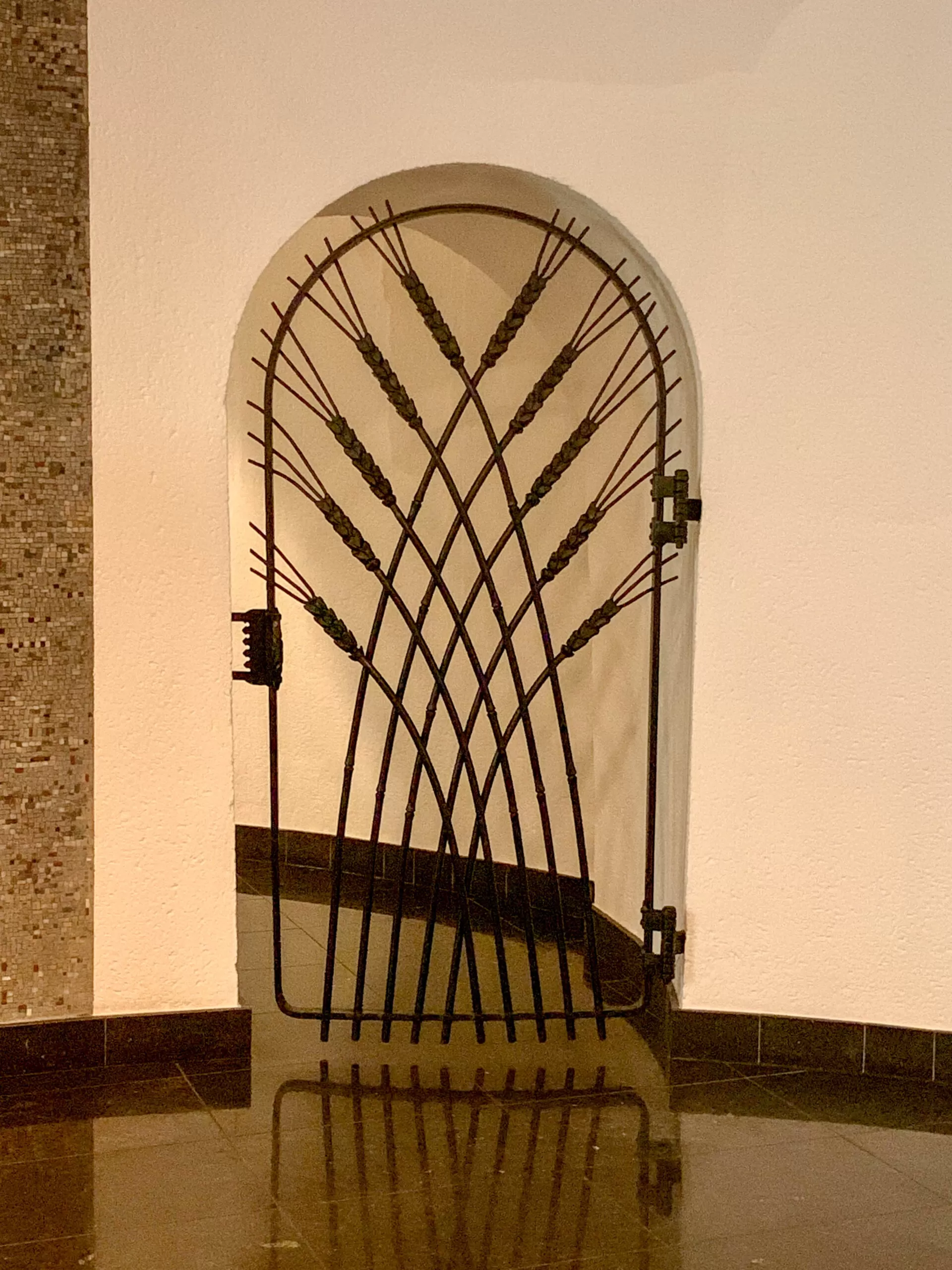 Ährentür, 1937. Krypta, Sankt Elisabeth. Entwurf: Ewald Mataré