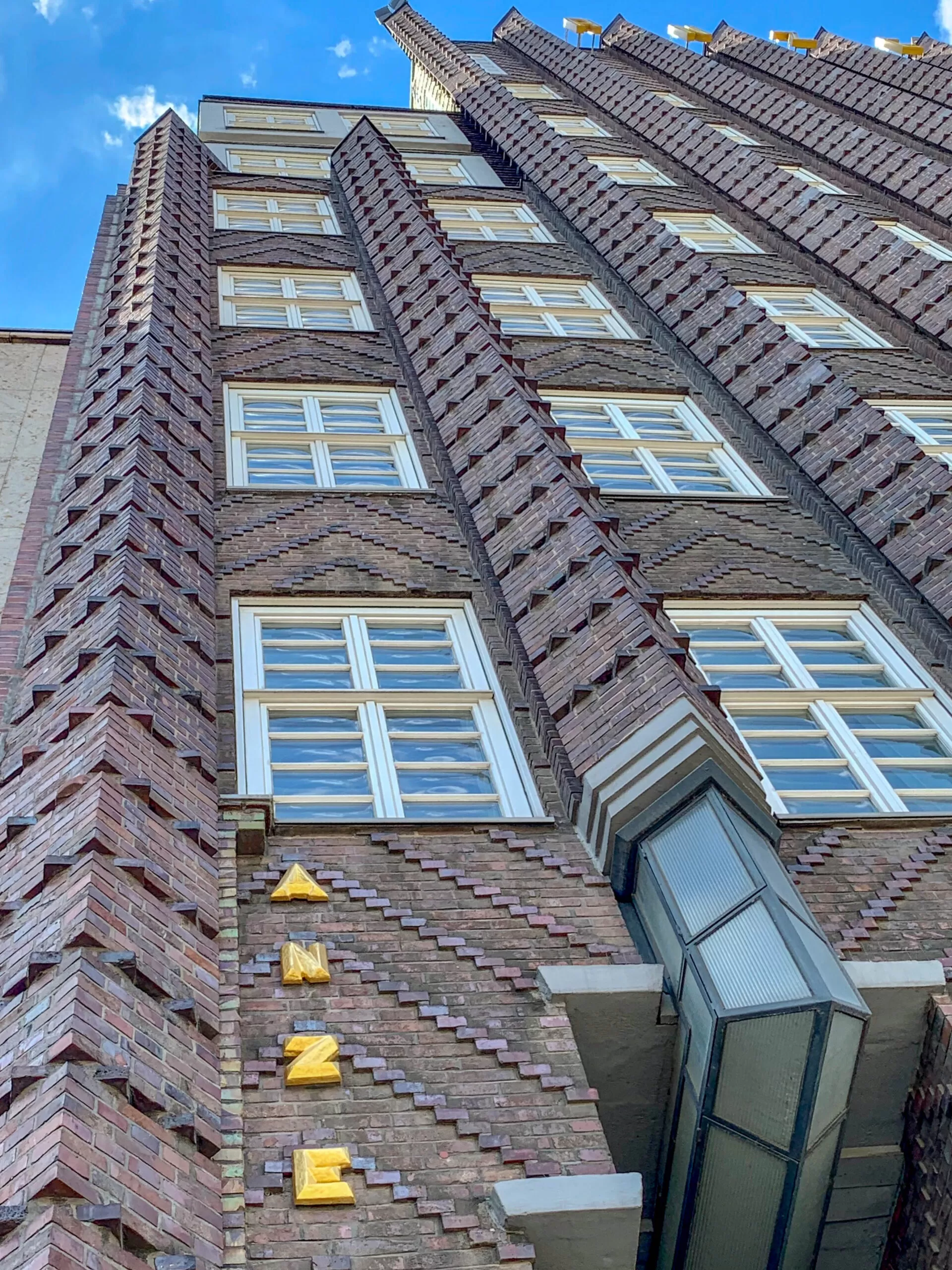 Anzeiger-Hochhaus, 1927-1928. Architekt: Fritz Höger