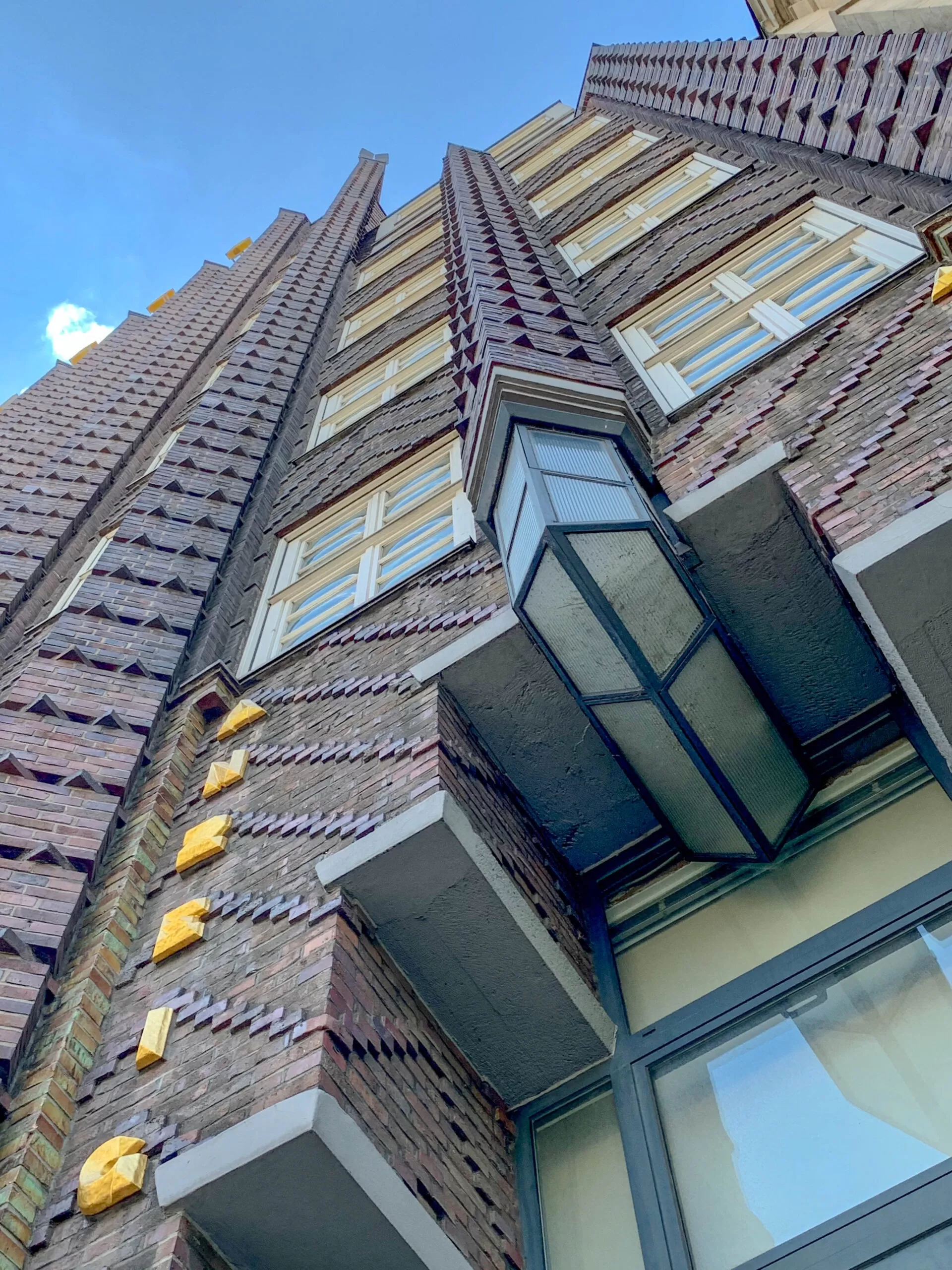Anzeiger-Hochhaus, 1927-1928. Architekt: Fritz Höger