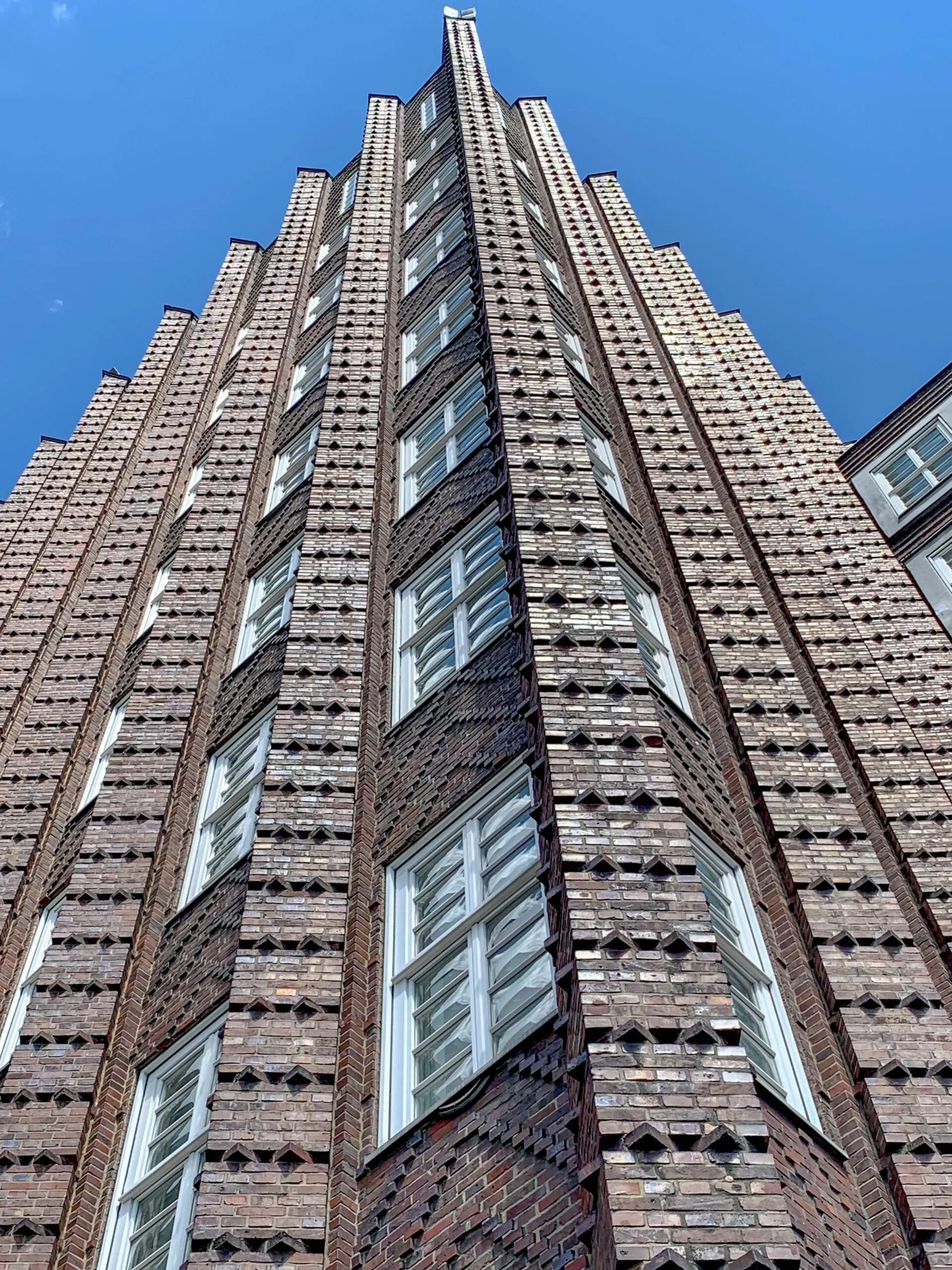 Anzeiger-Hochhaus, 1927-1928. Architekt: Fritz Höger