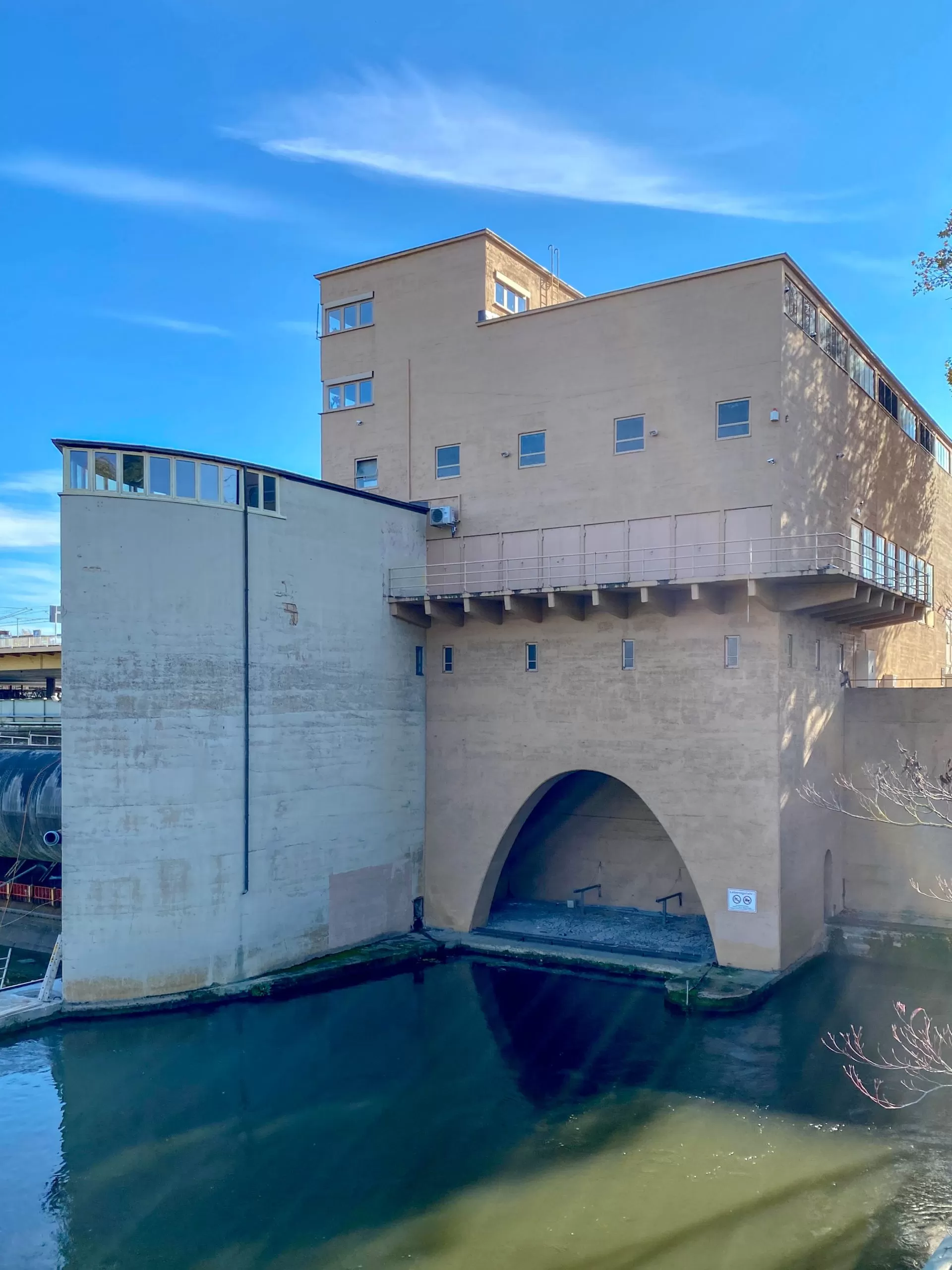Hydroelectric Power Plant Cannstatt, 1927-1930. Architect: Paul Bonatz