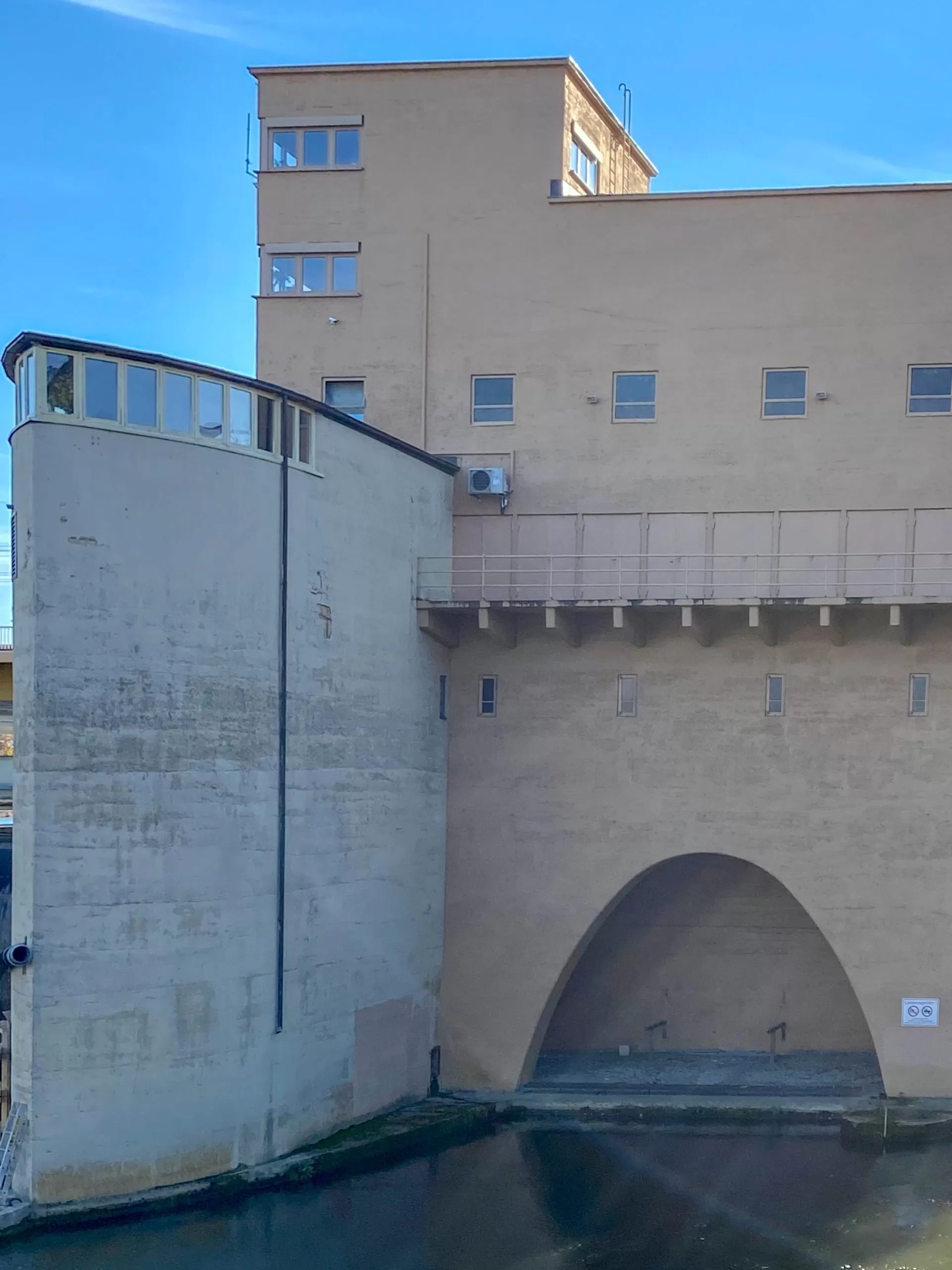 Wasserkraftwerk Cannstatt, 1927-1930. Architekt: Paul Bonatz