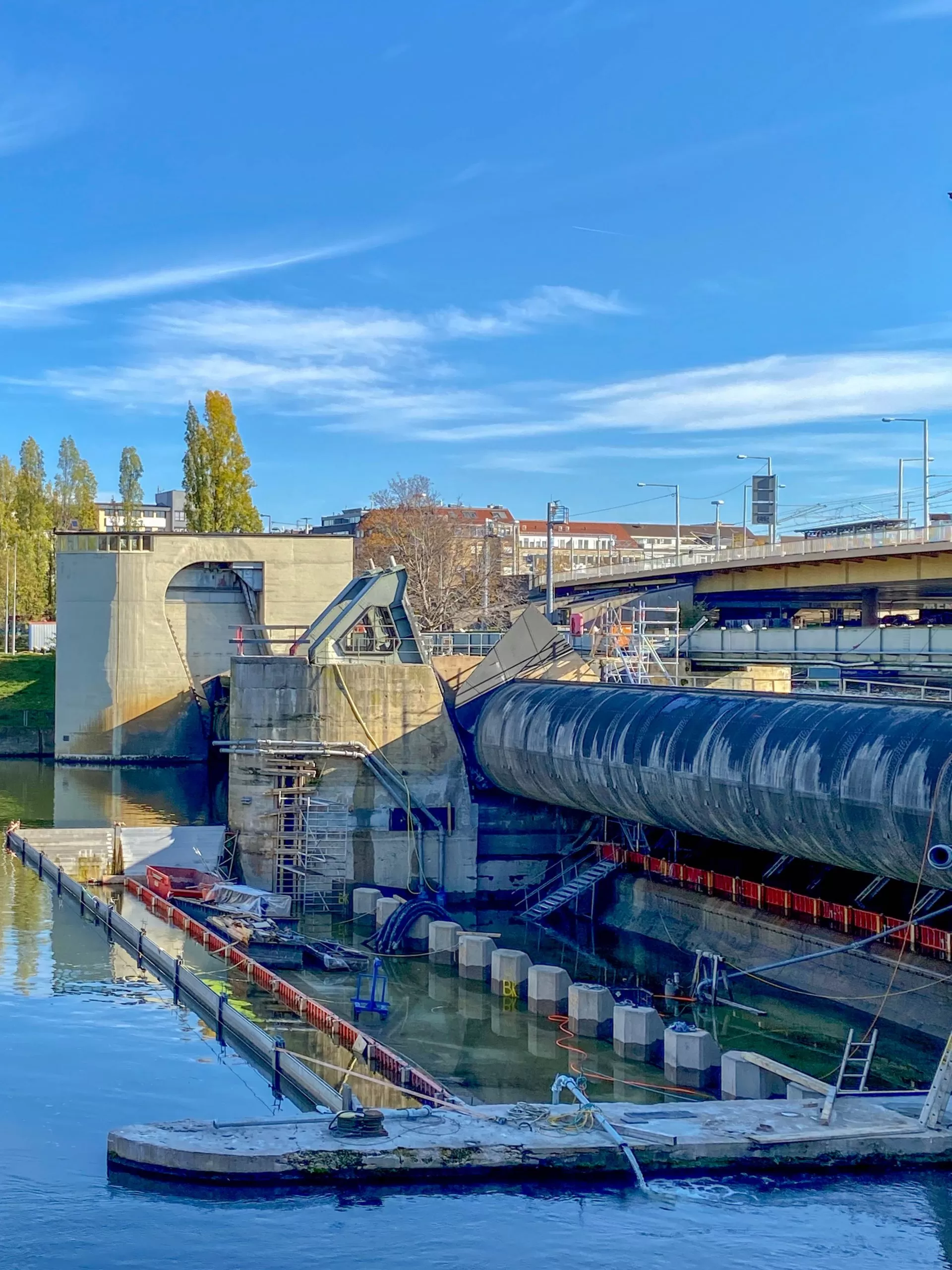 Wasserkraftwerk Cannstatt, 1927-1930. Architekt: Paul Bonatz. Foto: Daniela Christmann