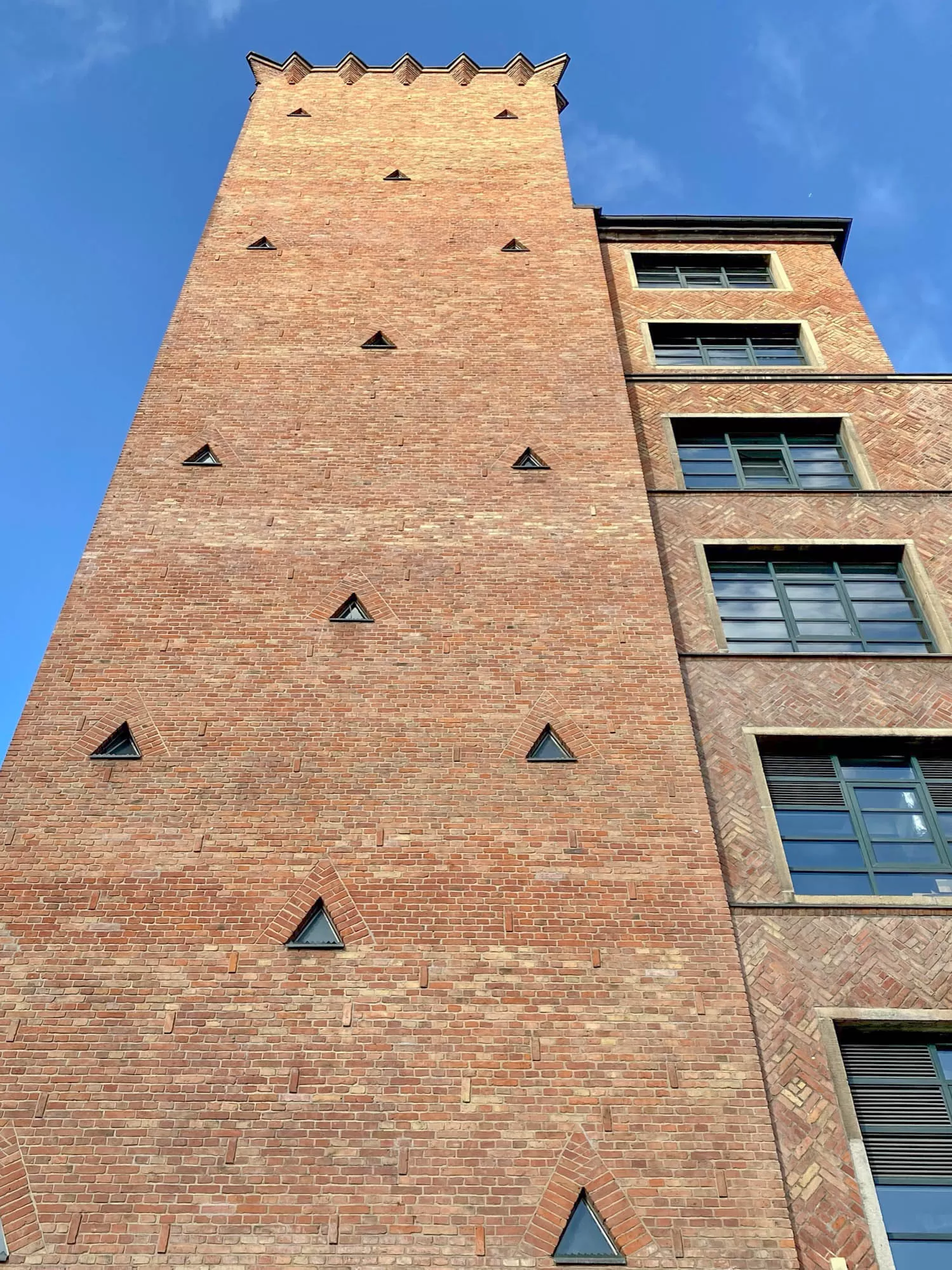 Mousonturm, 1925-1926. Entwurf: Fritz Mouson, Robert Wollmann, Josef Geitner. Foto: Daniela Christmann