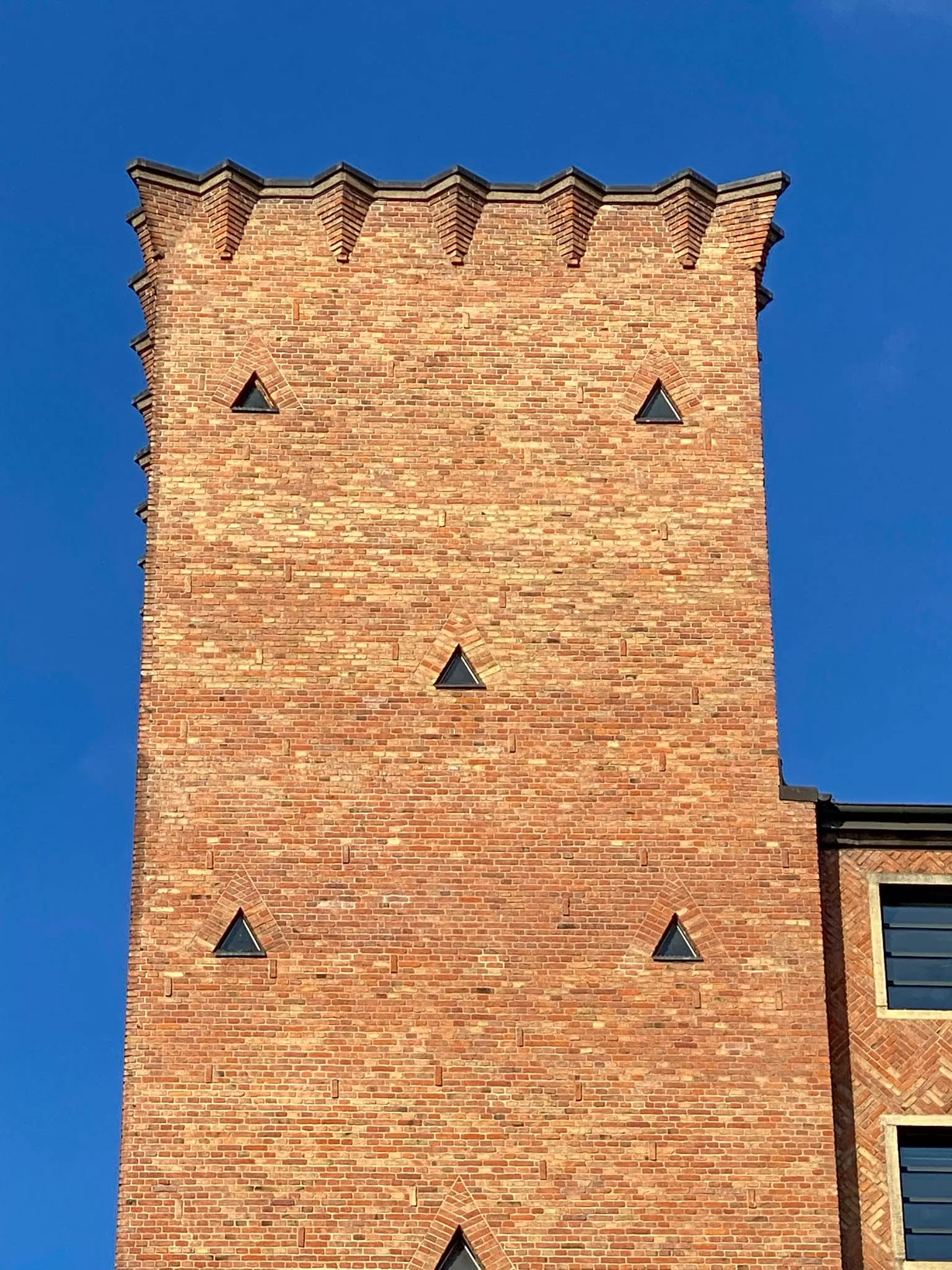 Mousonturm, 1925-1926. Entwurf: Fritz Mouson, Robert Wollmann, Josef Geitner. Foto: Daniela Christmann