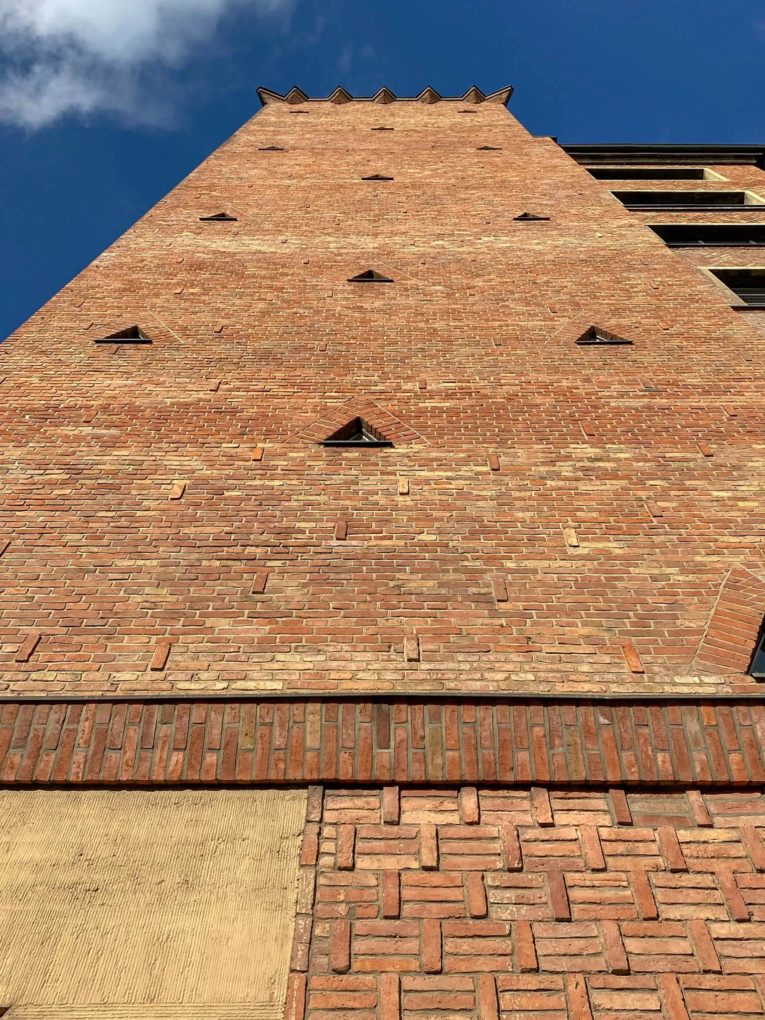 Mousonturm, 1925-1926. Entwurf: Fritz Mouson, Robert Wollmann, Josef Geitner. Foto: Daniela Christmann