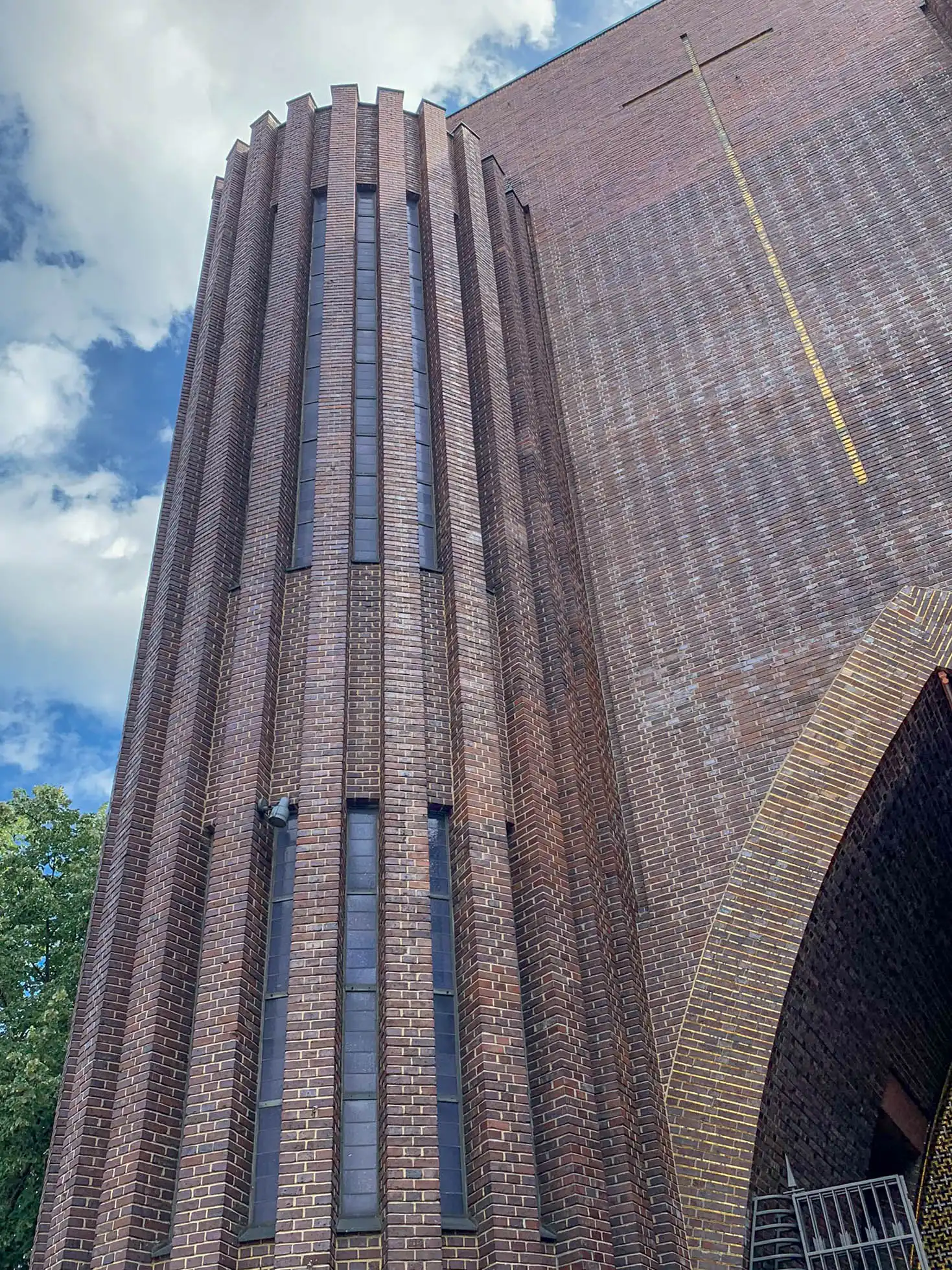 Hohenzollernplatz Church, 1930-1933. Architects: Fritz Höger, Ossip Klarwein. Photo: Daniela Christmann
