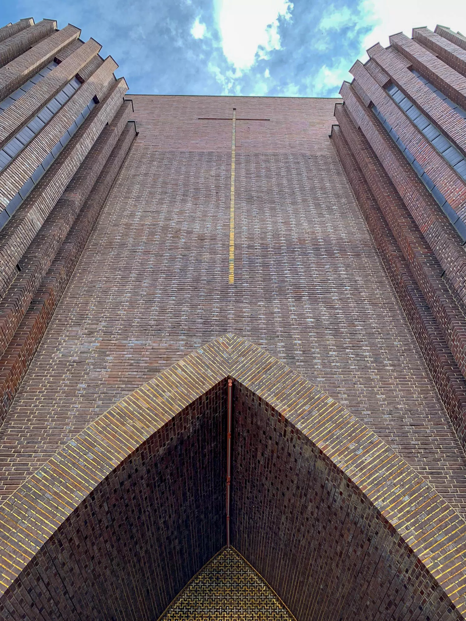 Church at Hohenzollerndamm, 1930-1933. Architects: Fritz Höger, Ossip Klarwein. Photo: Daniela Christmann