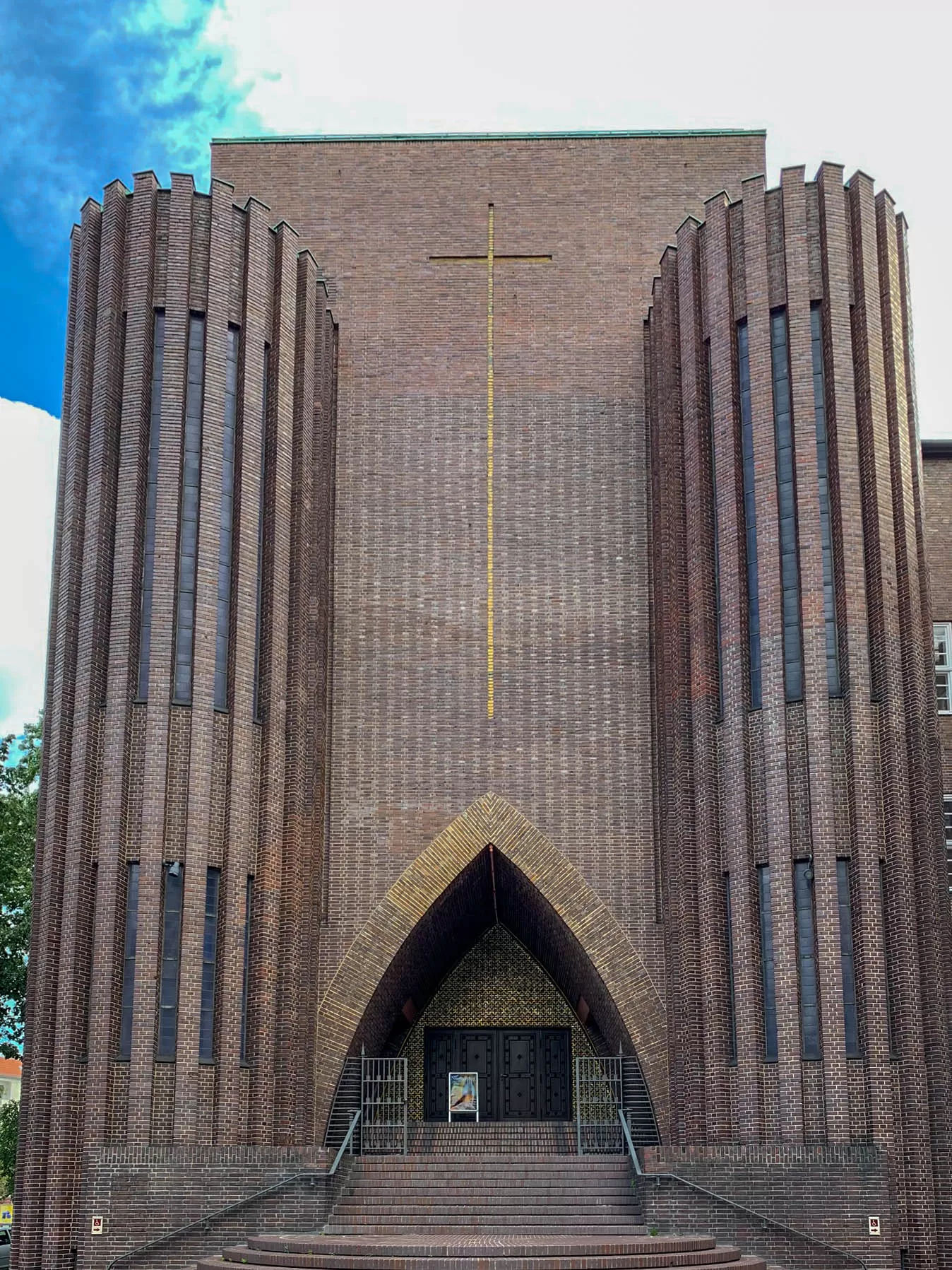 Church at Hohenzollerndamm, 1930-1933. Architects: Fritz Höger, Ossip Klarwein. Photo: Daniela Christmann