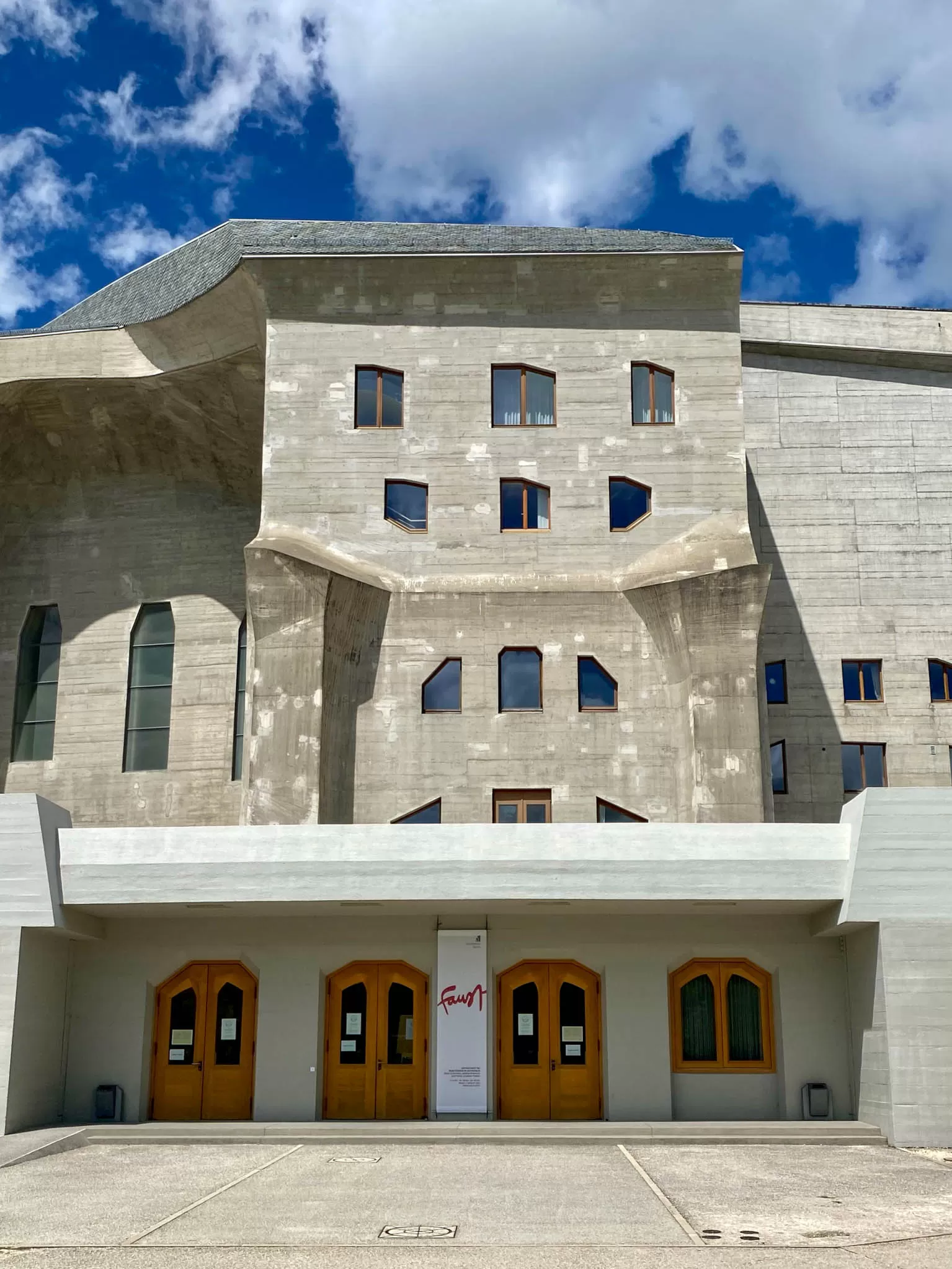 Goetheanum, 1924-1928. Design: Rudolf Steiner. Photo: Daniela Christmann