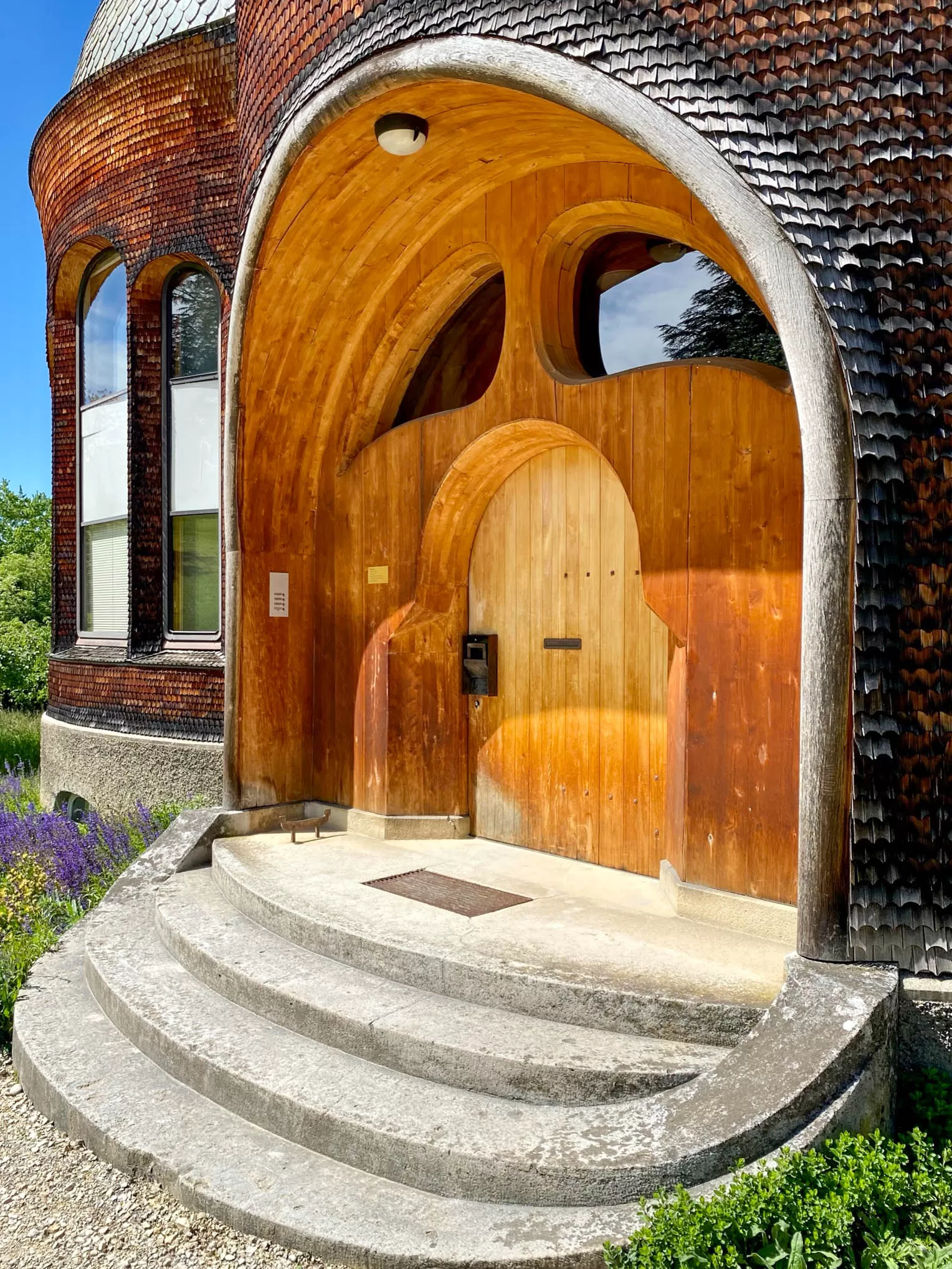 Glass House, 1914. Design: Rudolf Steiner. Photo: Daniela Christmann