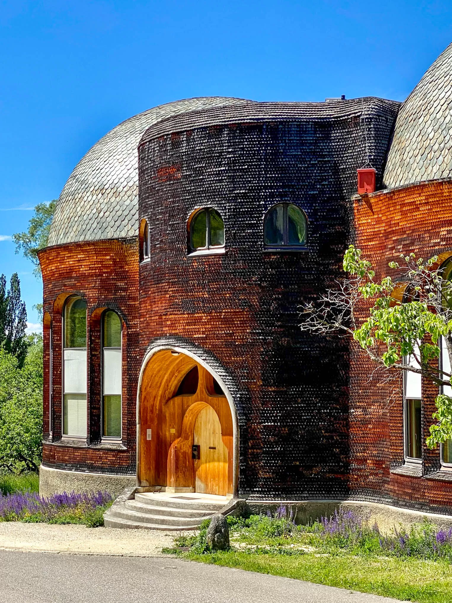 Glass House, 1914. Design: Rudolf Steiner. Photo: Daniela Christmann