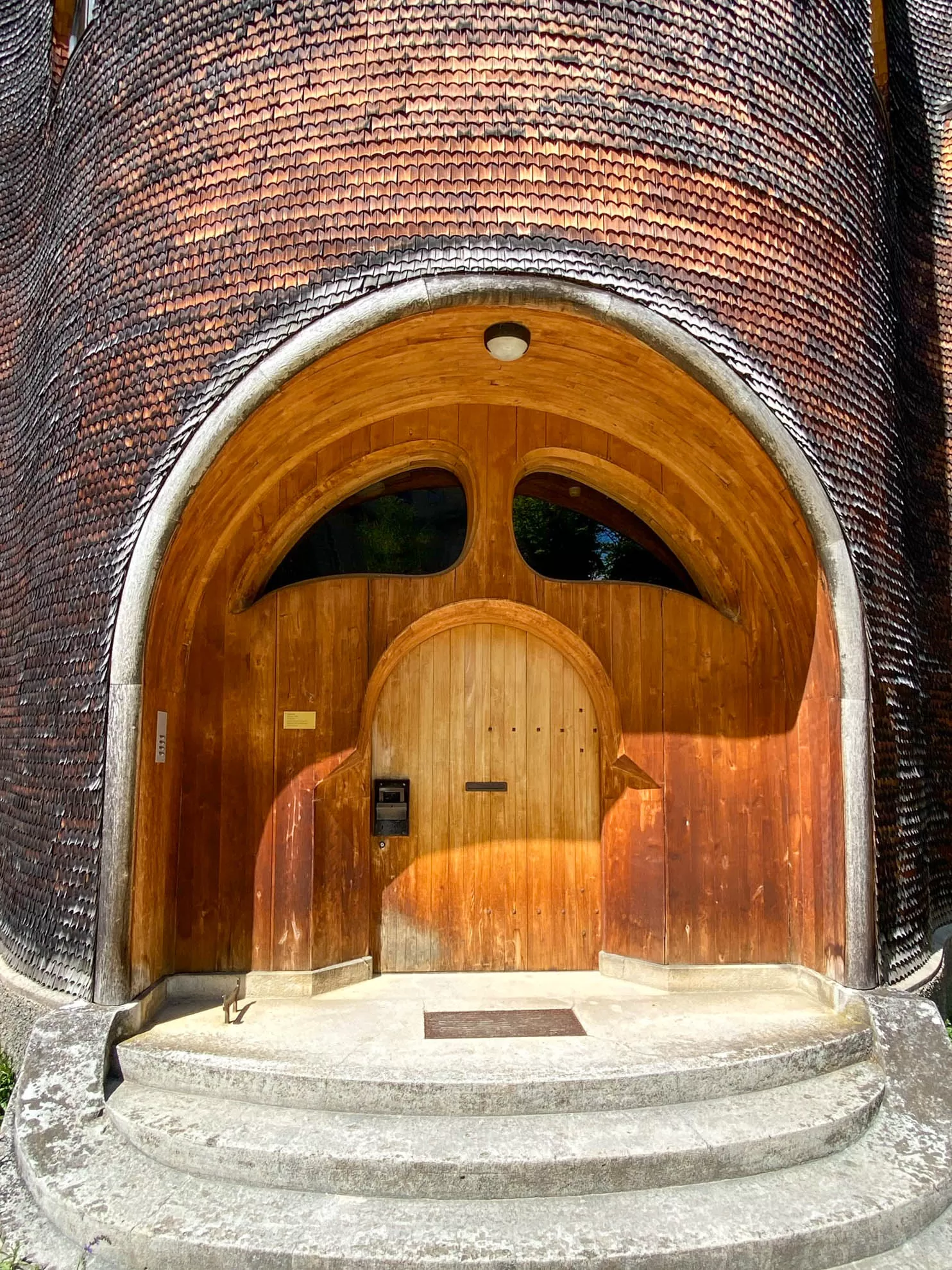 Glass House, 1914. Design: Rudolf Steiner. Photo: Daniela Christmann