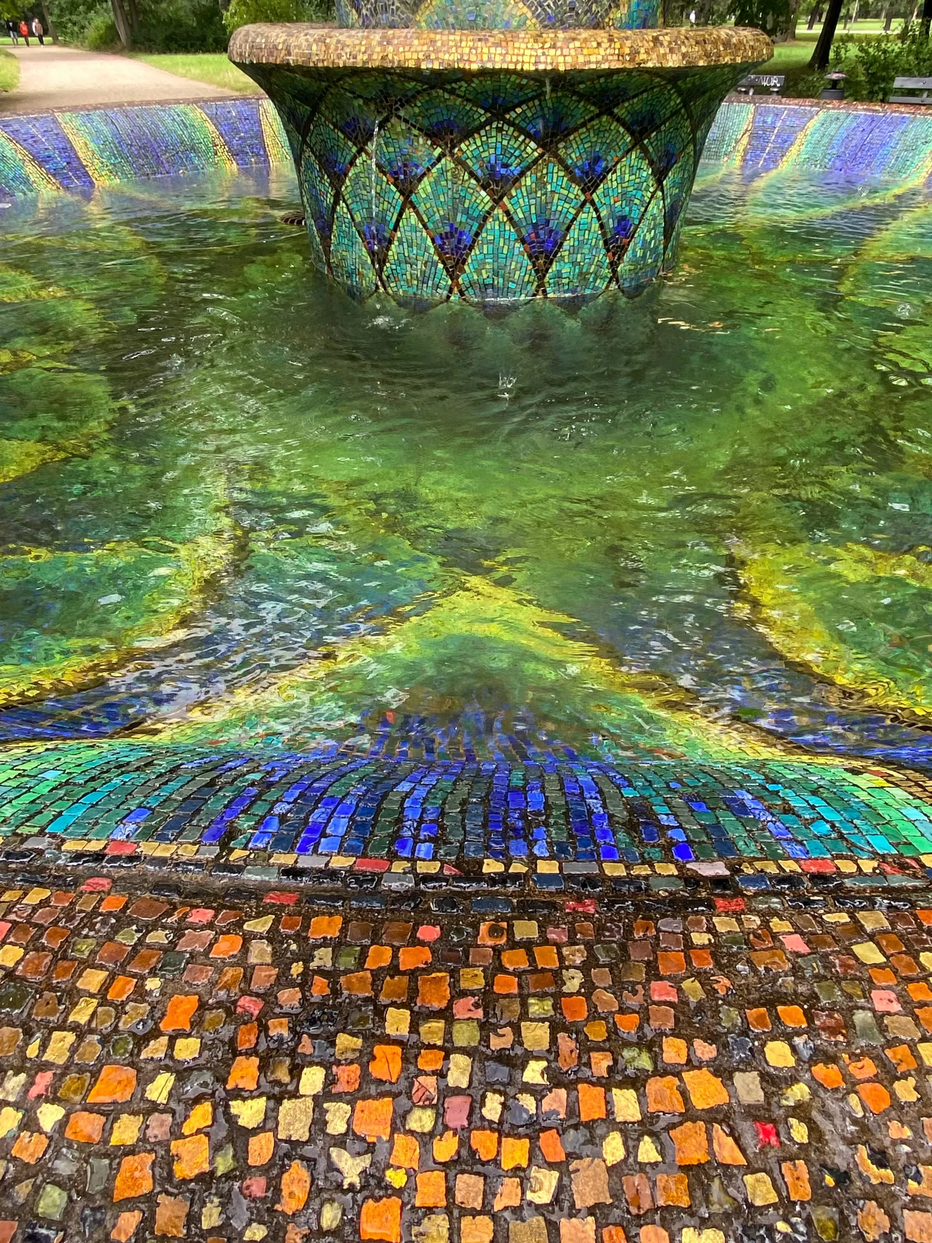 Mosaic Fountain, 1926. Design: Marlene Moeschke-Poelzig, Hans Poelzig. Photo: Daniela Christmann