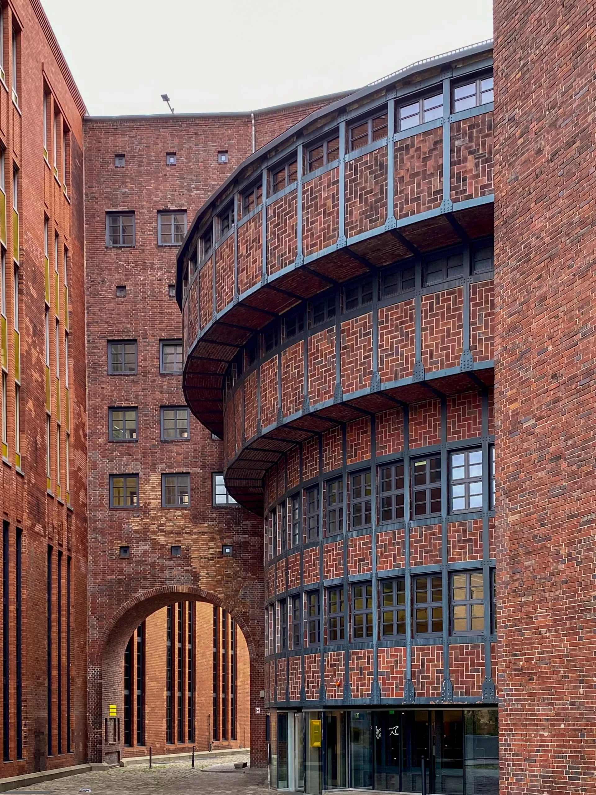 Umspannwerk Buchhändlerhof, 1926-1928. Architects: Hans Heinrich Müller, Felix Thümen. Photo: Daniela Christmann