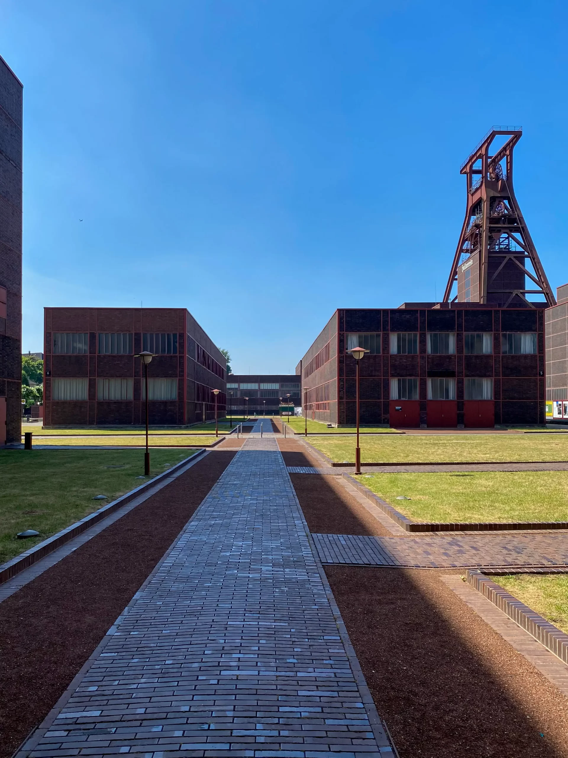 Zollverein Coal Mine, 1928-1932. Architects: Fritz Schupp, Martin Kremmer. Photo: Daniela Christmann