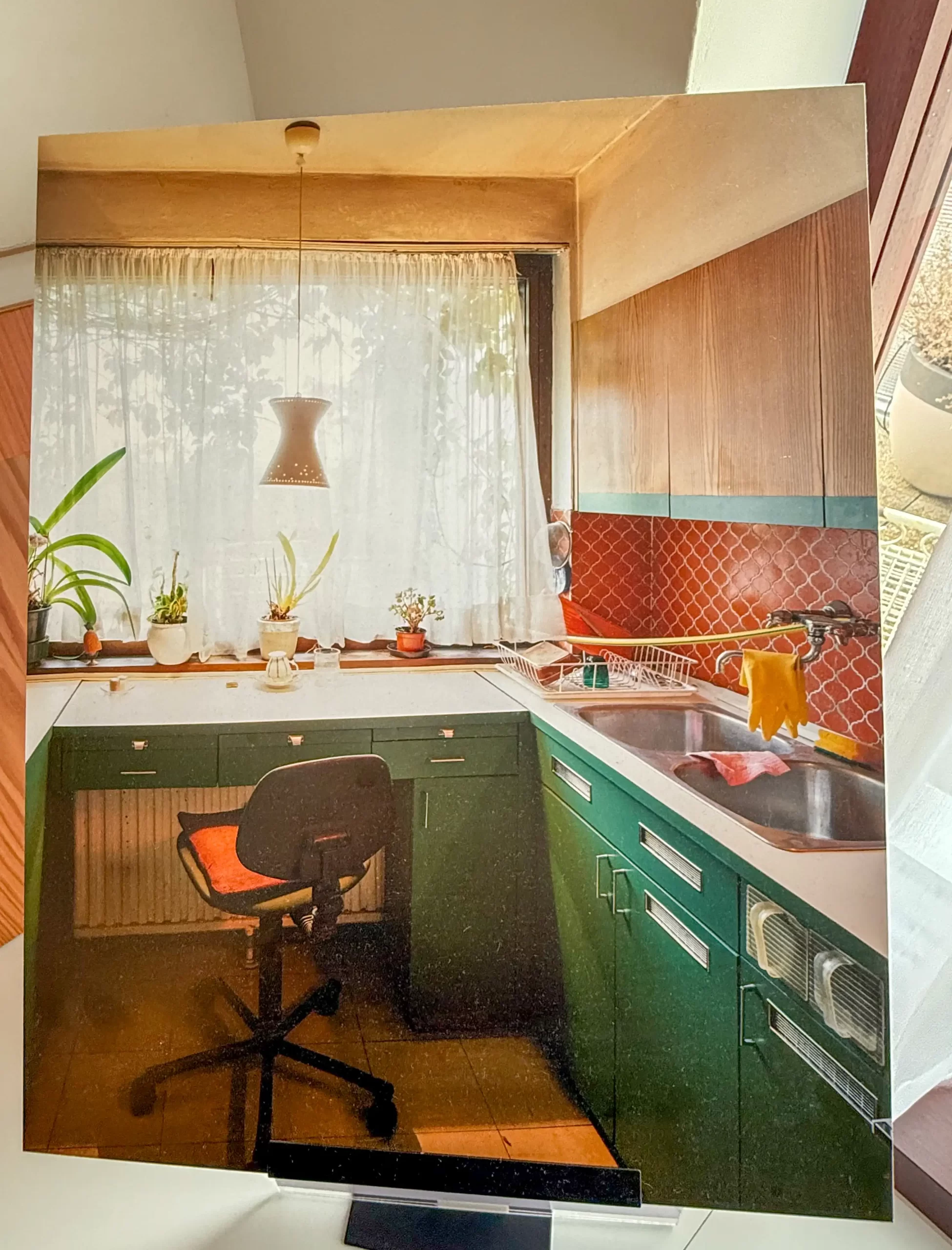 Contemporary photo of the kitchen in the Schütte-Lihotzky apartment