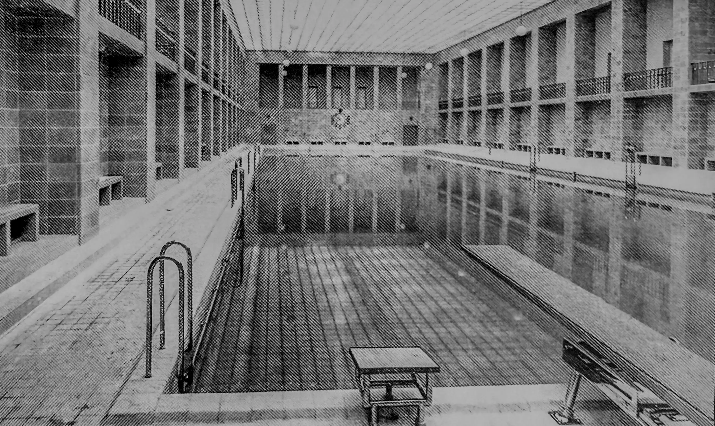 Stadtbad Chemnitz, 1929-1935. Architekt: Fred Otto. Zeitgenössische Fotografie