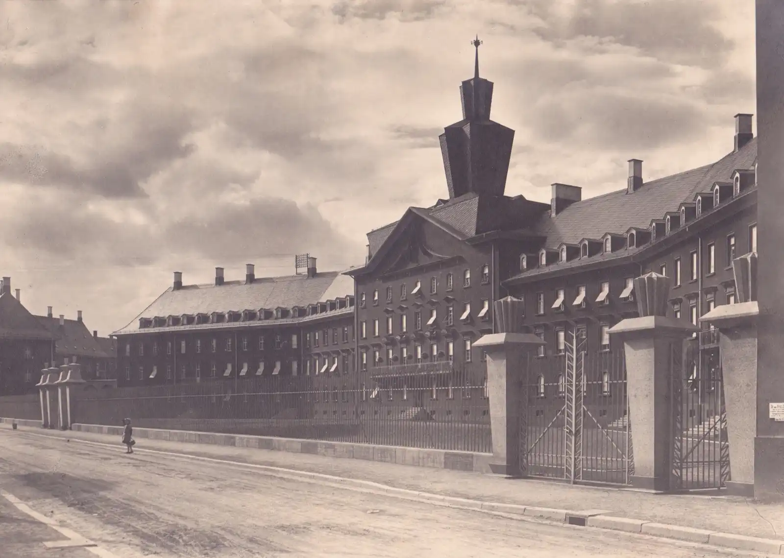 Fischerstrasse Housing Estate, 1925. Photo: Reinhold Wilking