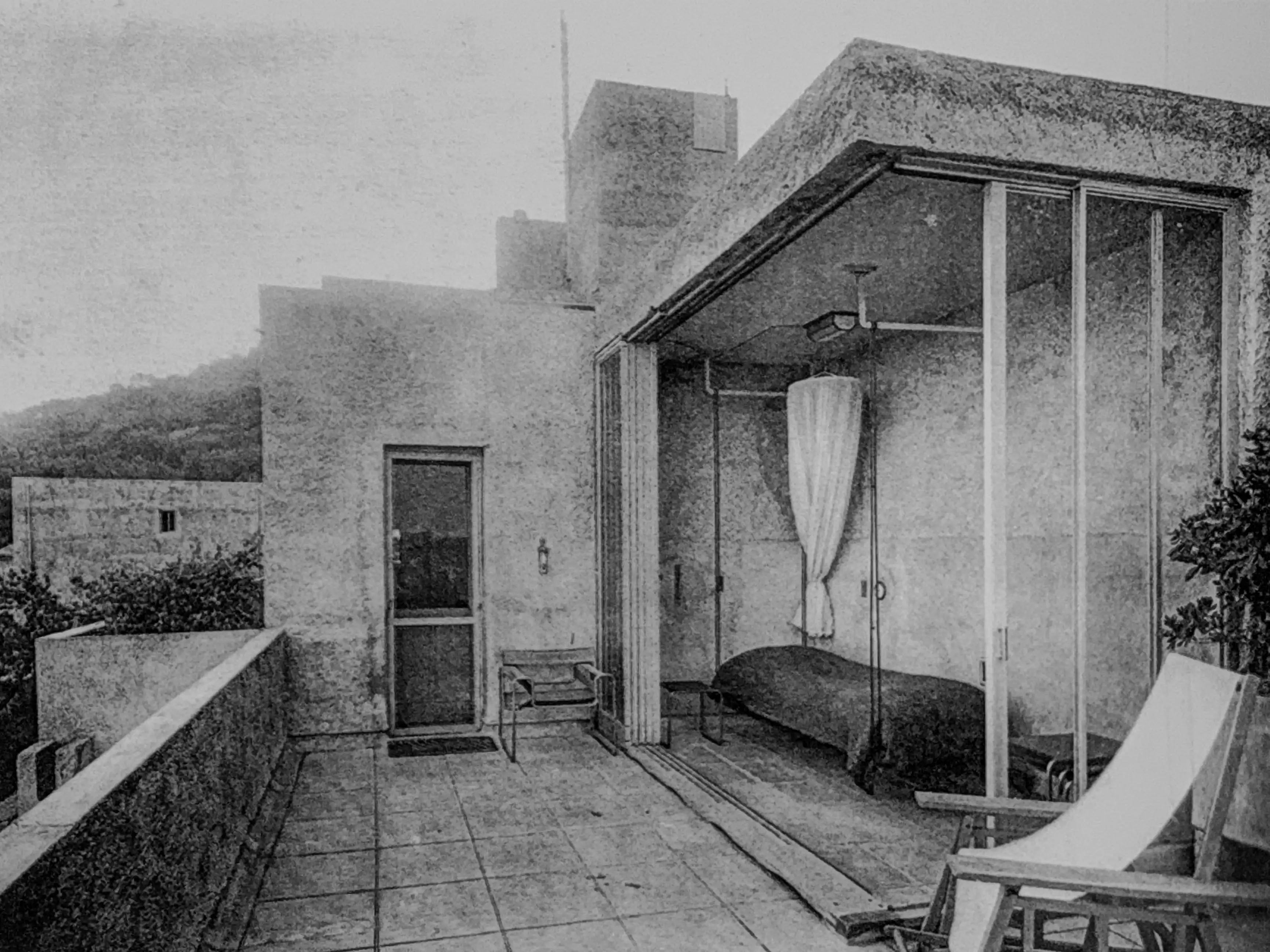 Freiluftzimmer in der Villa Noailles, 1928. Foto: Thérèse Bonney