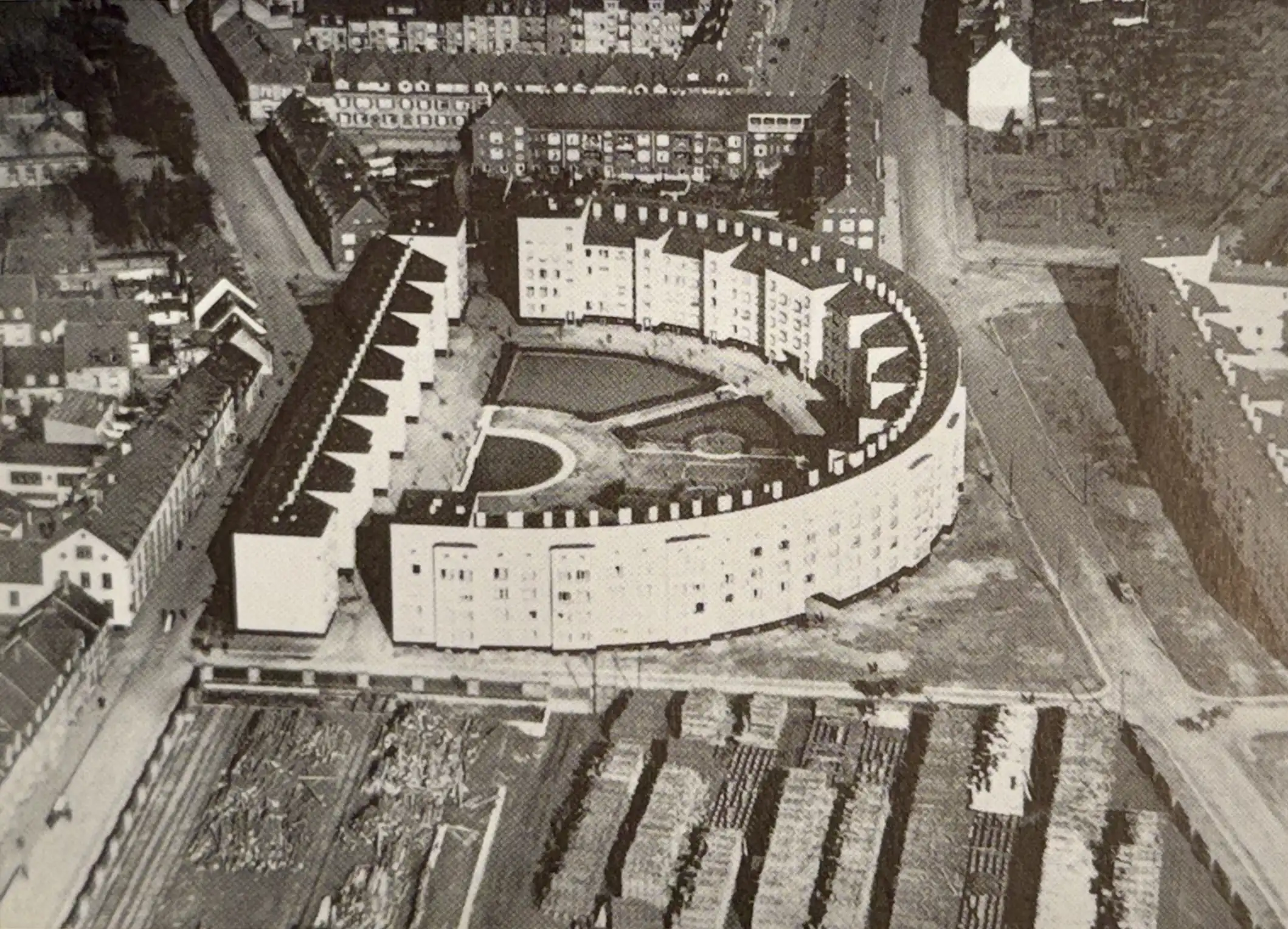 Rundbau, 1926-1928. Architect: Hermann Hussong