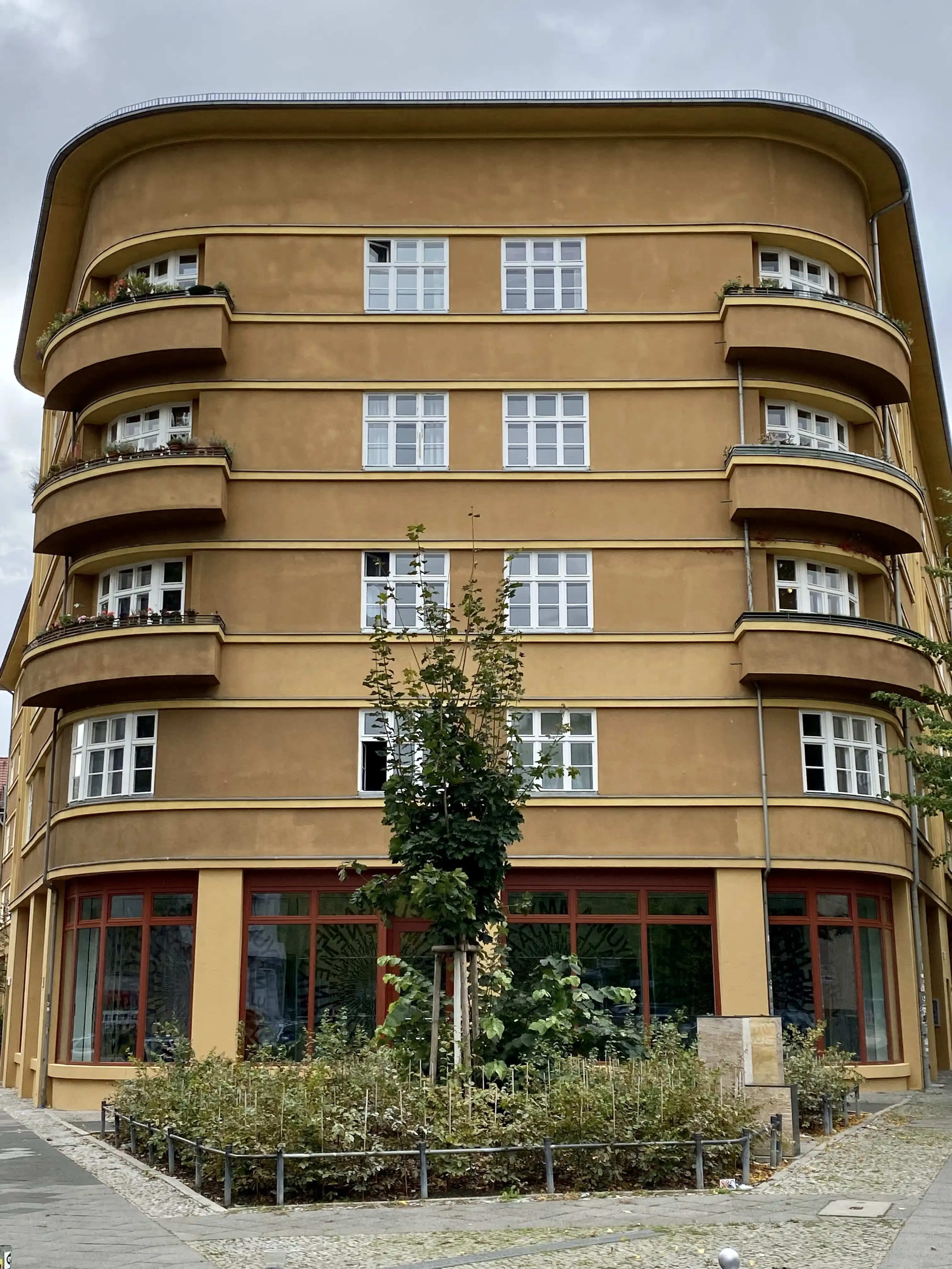 Residential development with Babylon cinema, 1928-1929. Architect: Hans Poelzig. Photo: Daniela Christmann