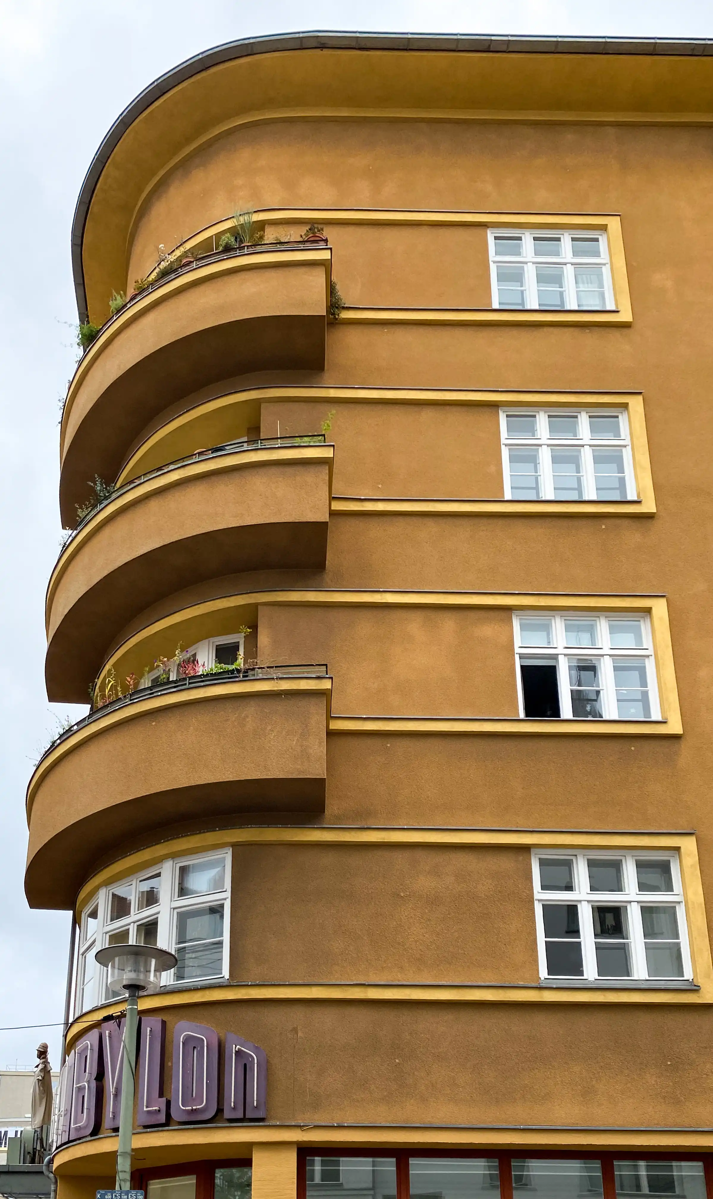 Wohnbebauung mit Kino Babylon, 1928-1929. Architekt: Hans Poelzig. Foto: Daniela Christmann