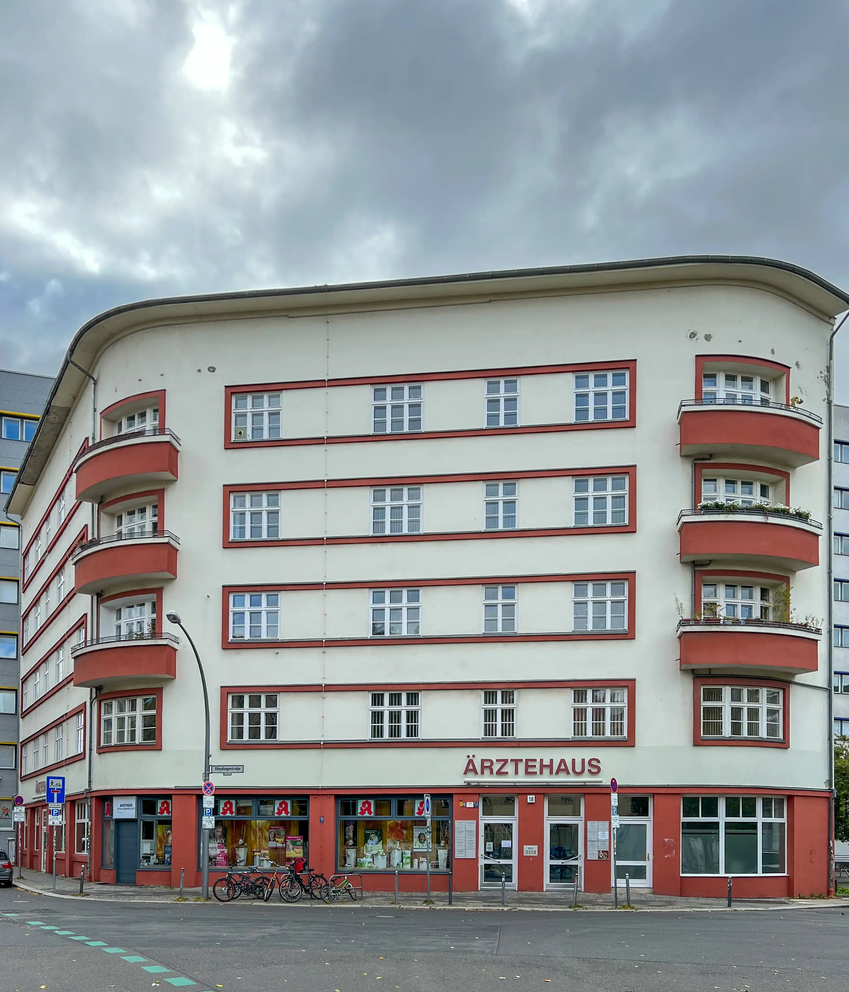 Wohnbebauung mit Kino Babylon, 1928-1929. Architekt: Hans Poelzig. Foto: Daniela Christmann