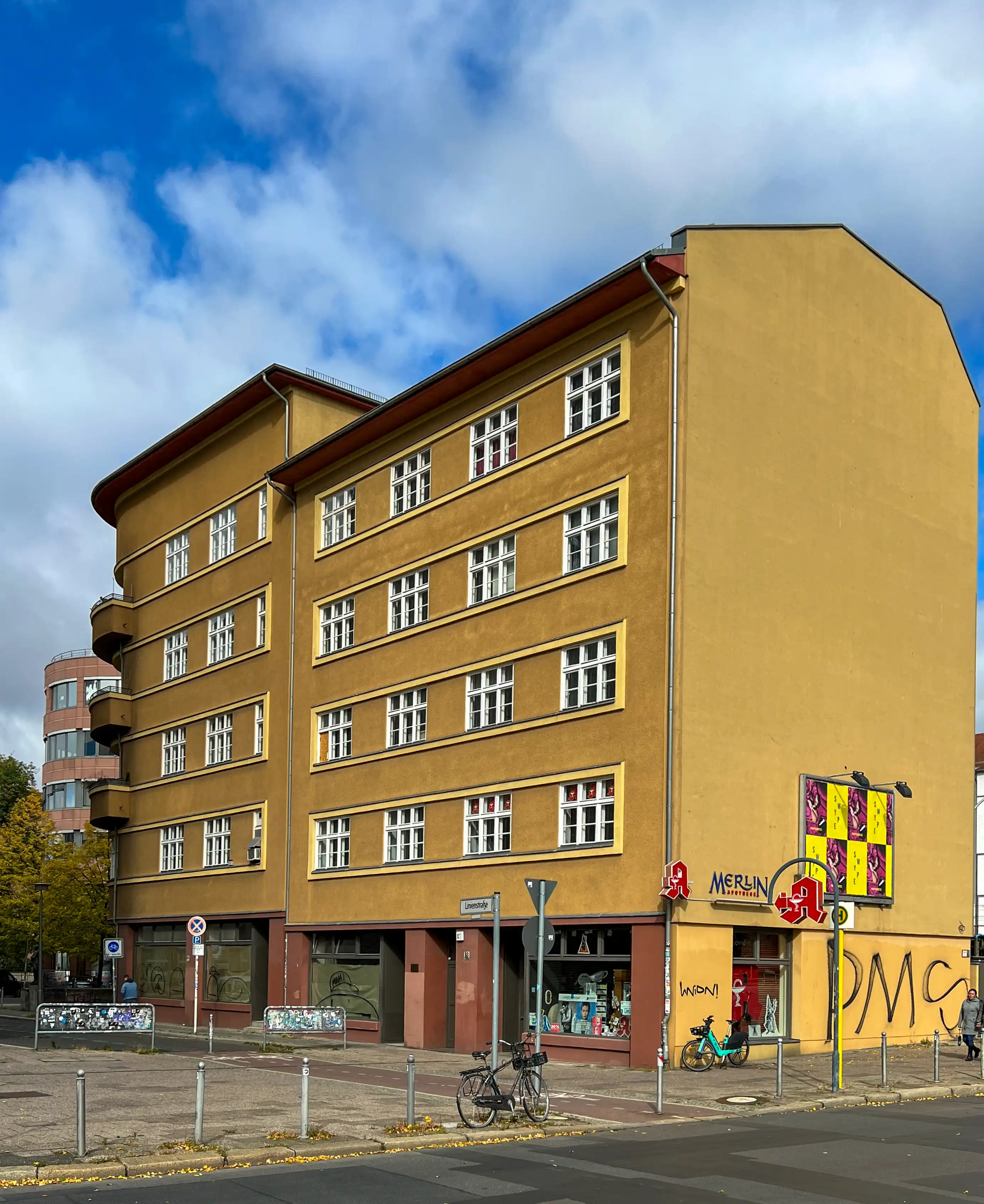 Residential development with Babylon cinema, 1928-1929. Architect: Hans Poelzig. Photo: Daniela Christmann