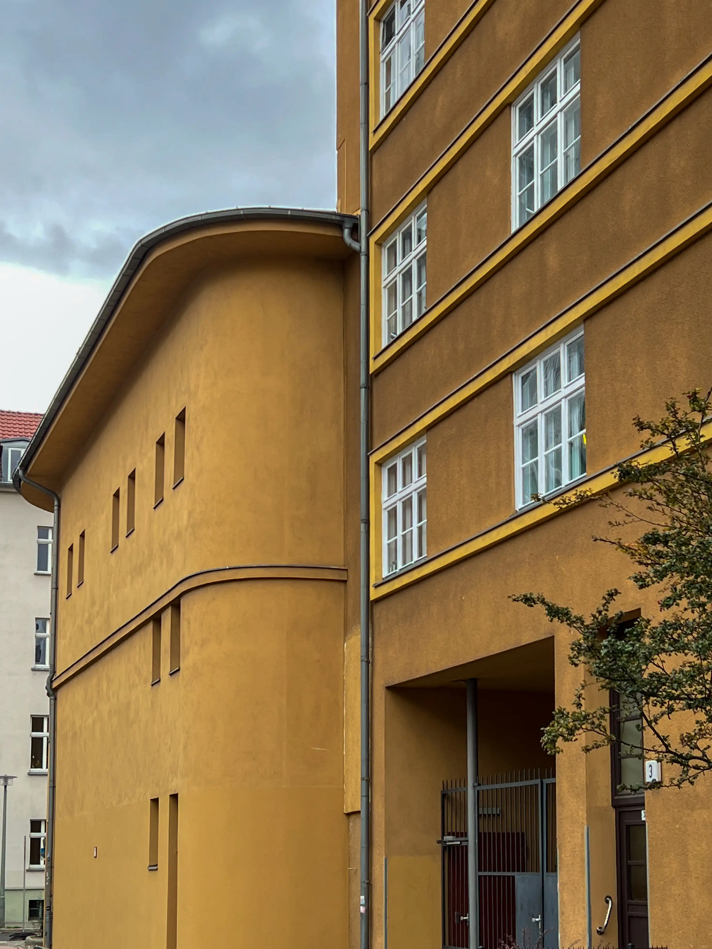 Wohnbebauung mit Kino Babylon, 1928-1929. Architekt: Hans Poelzig. Foto: Daniela Christmann